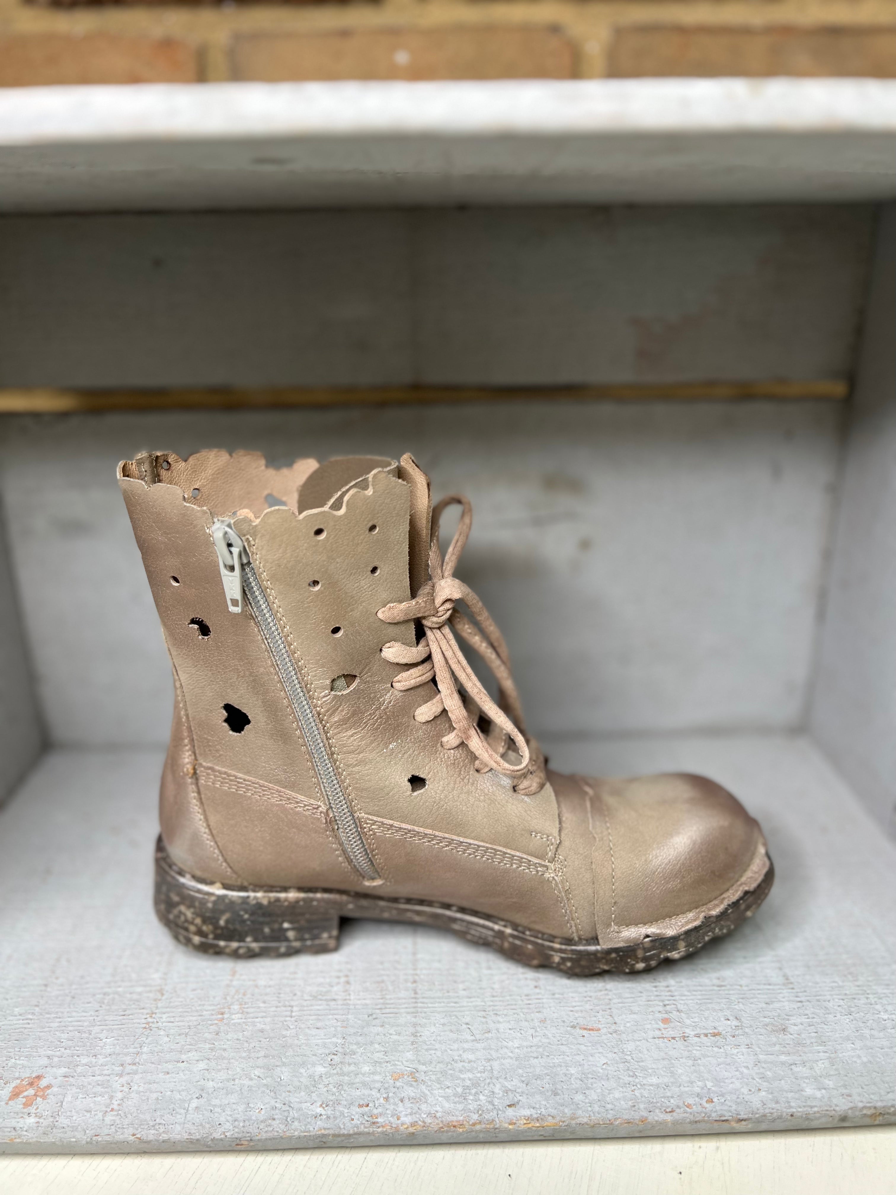 Joshua Boot Sz 36 37