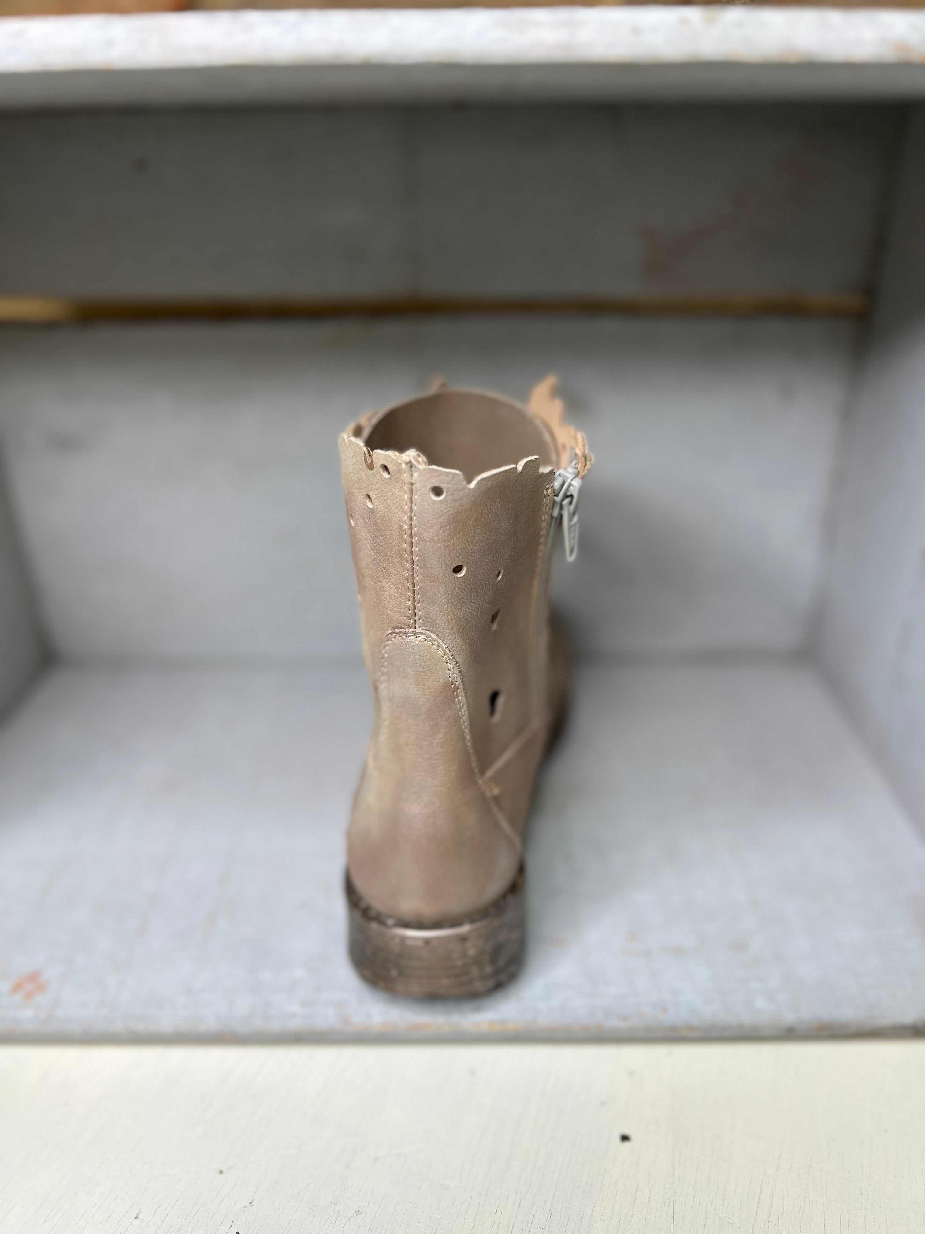 Joshua Boot Sz 36 37
