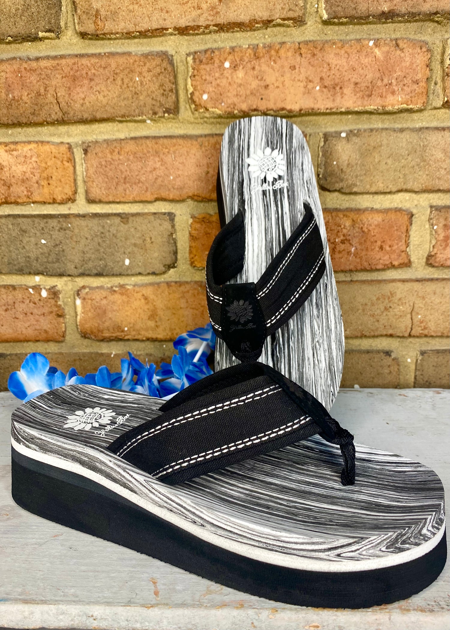 Black Kartini Platform Sandal