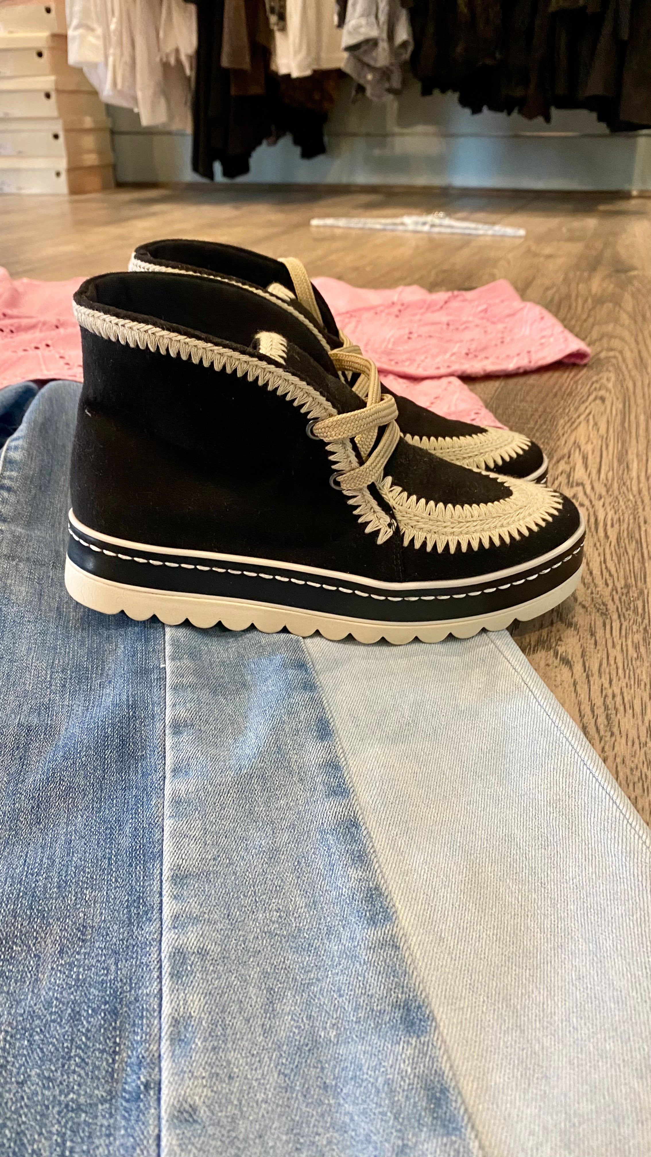 Carrie Boot Sz 6 7