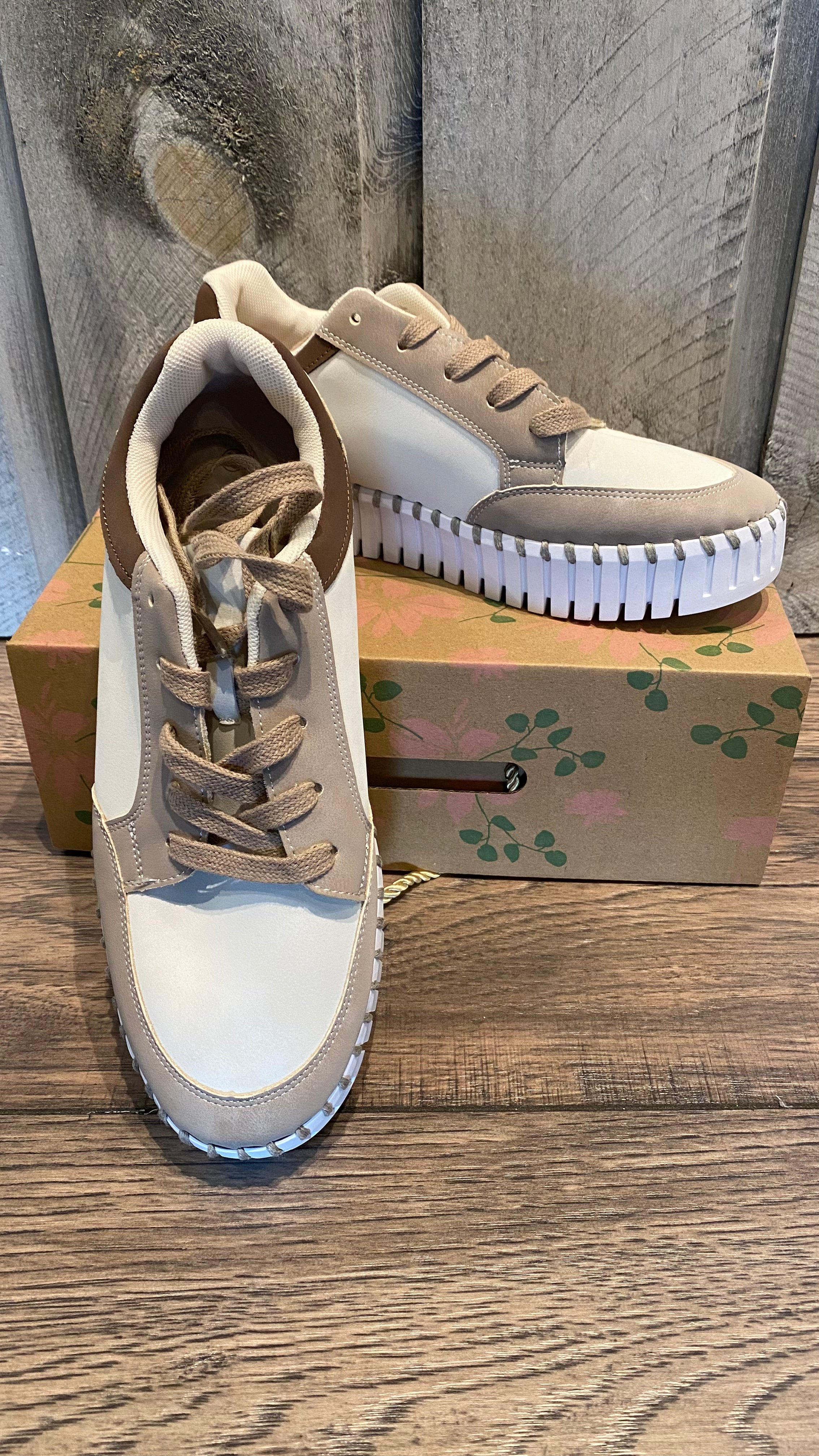 Tulip 4092 Tennis Shoe Sz 39 41