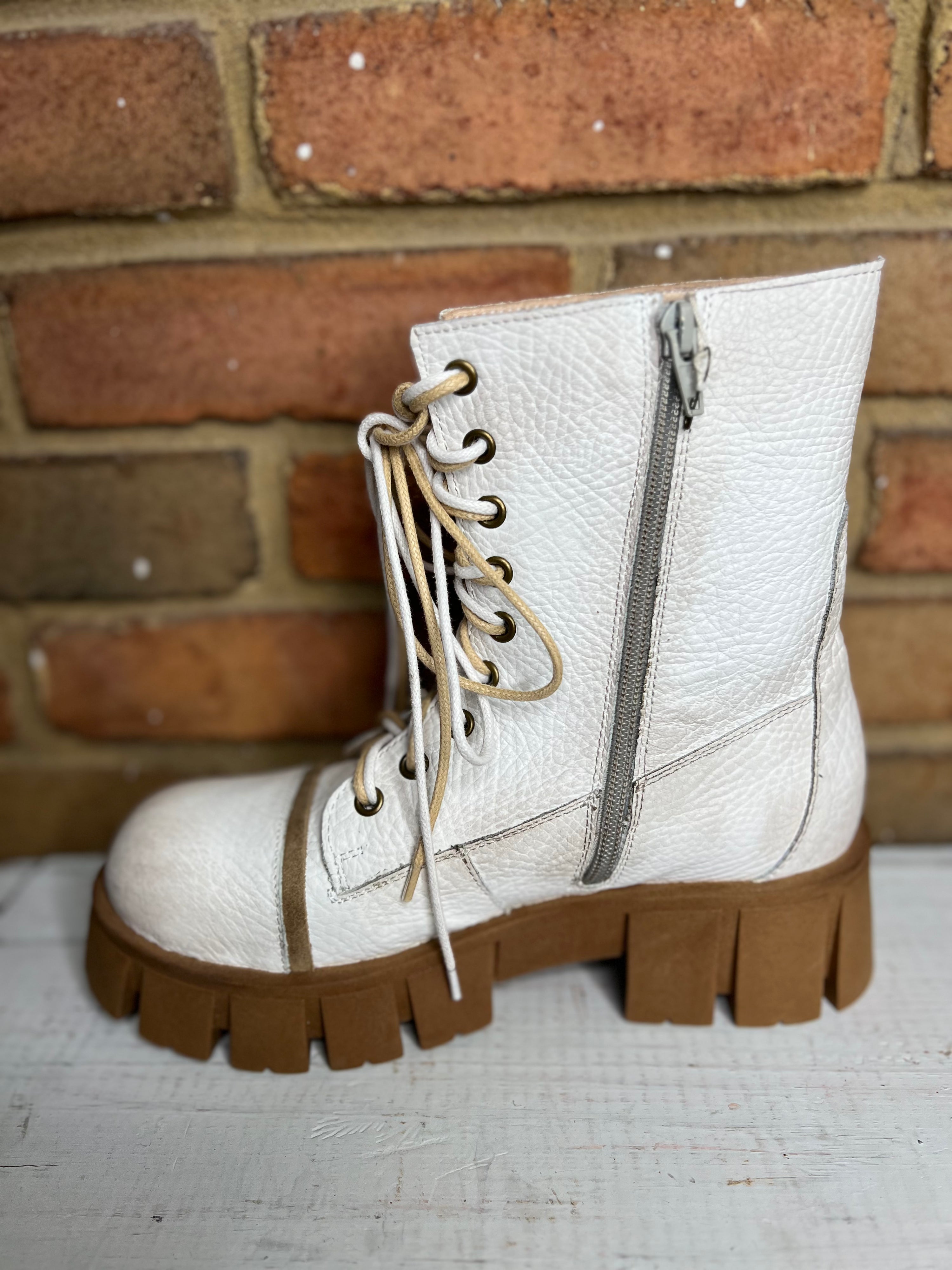 Rolly Boot Sz 7