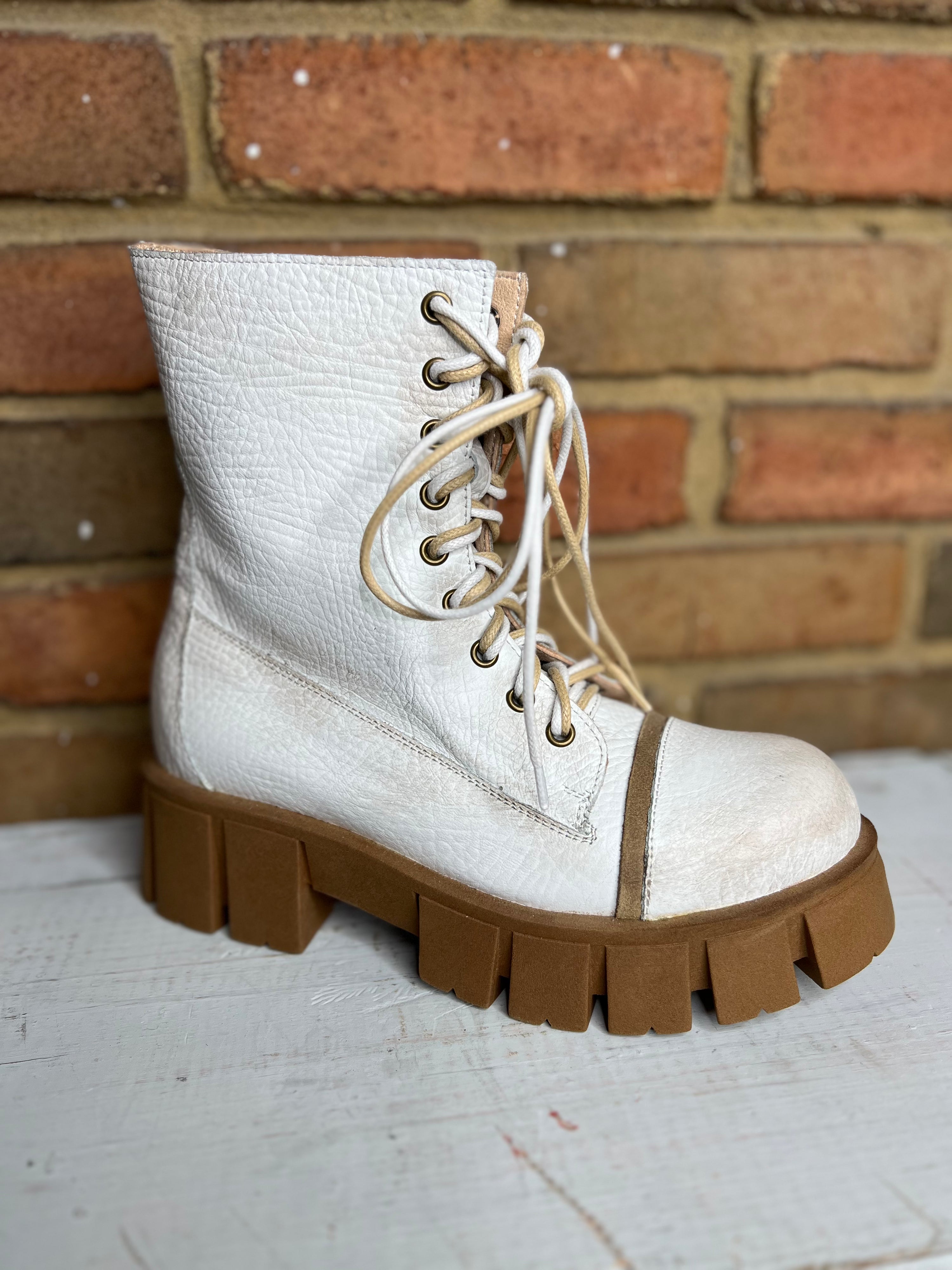 Rolly Boot Sz 7