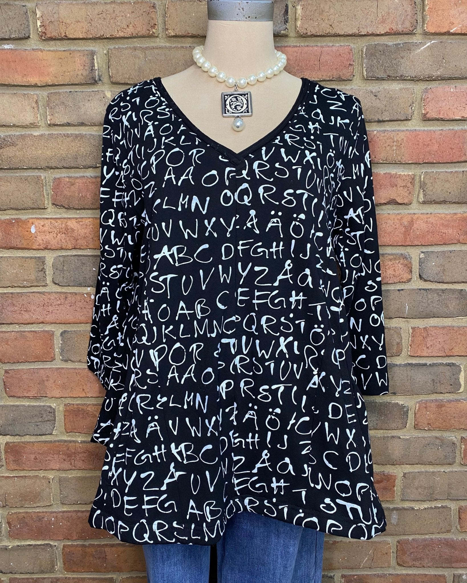 21 Solved Mystery Bag SMALL "Its Black and White" - Vintage Vault Boutique