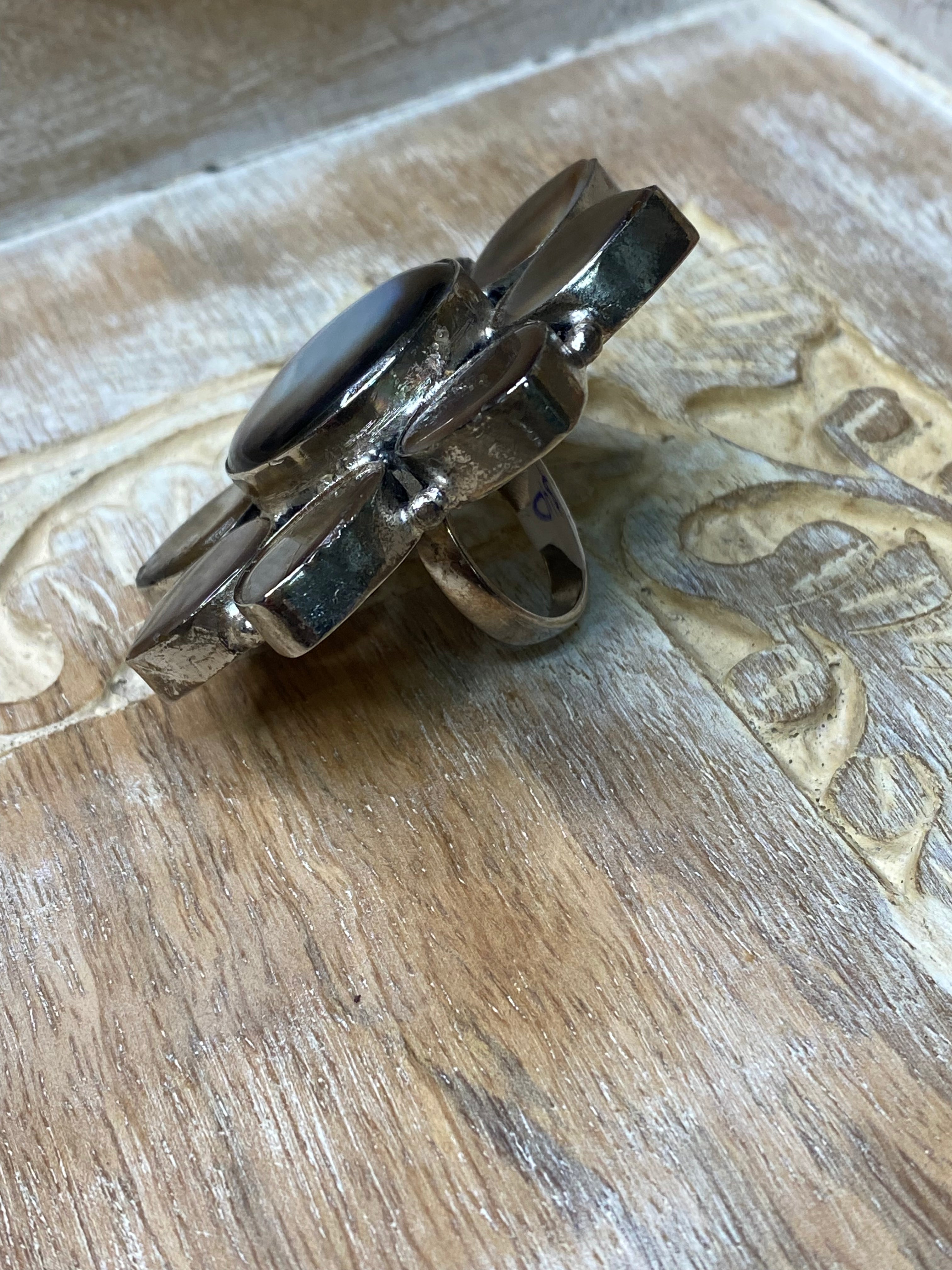 Mother of Pearl Flower Ring