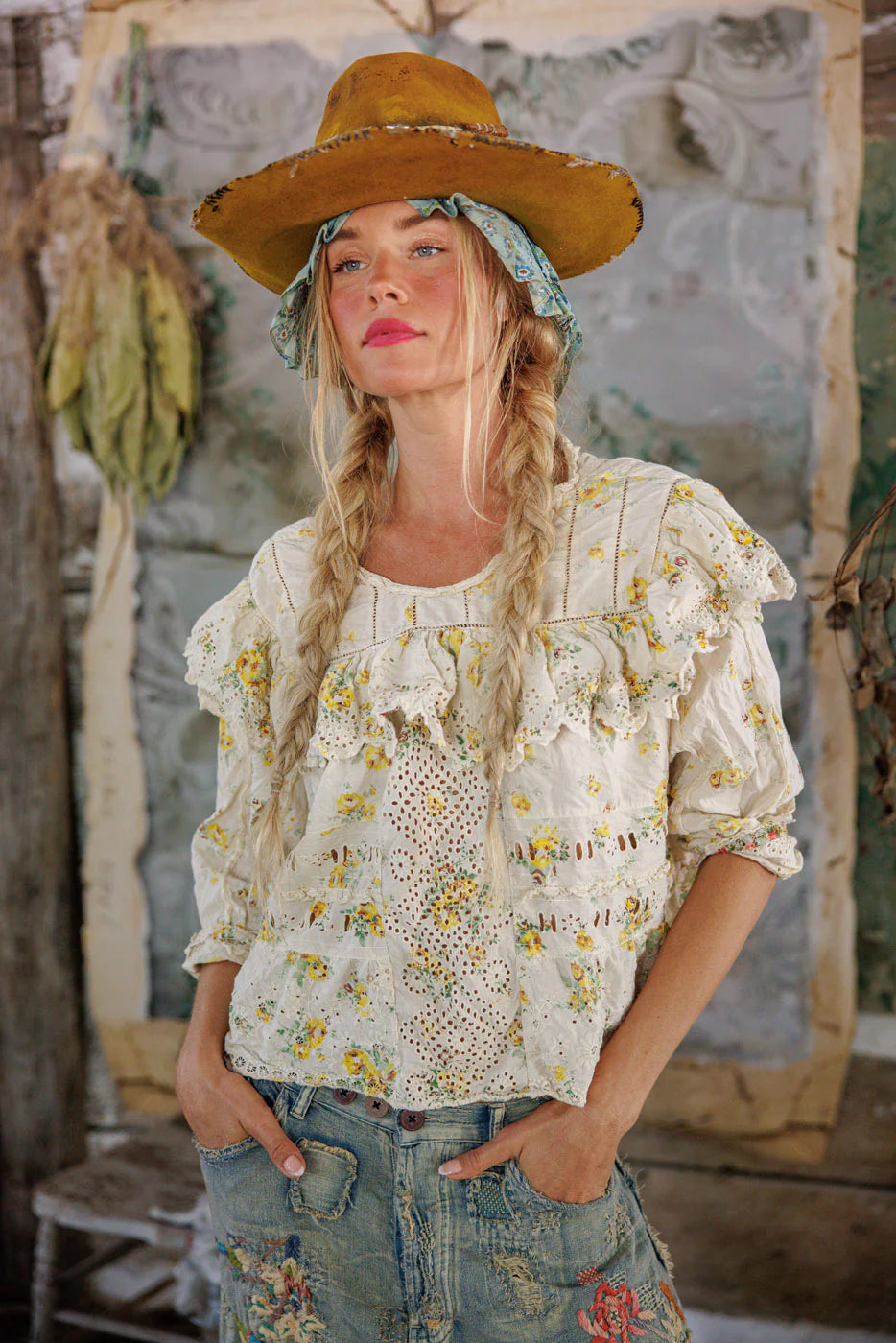 Top 1283 Eyelet Eadred Blouse Lauretta