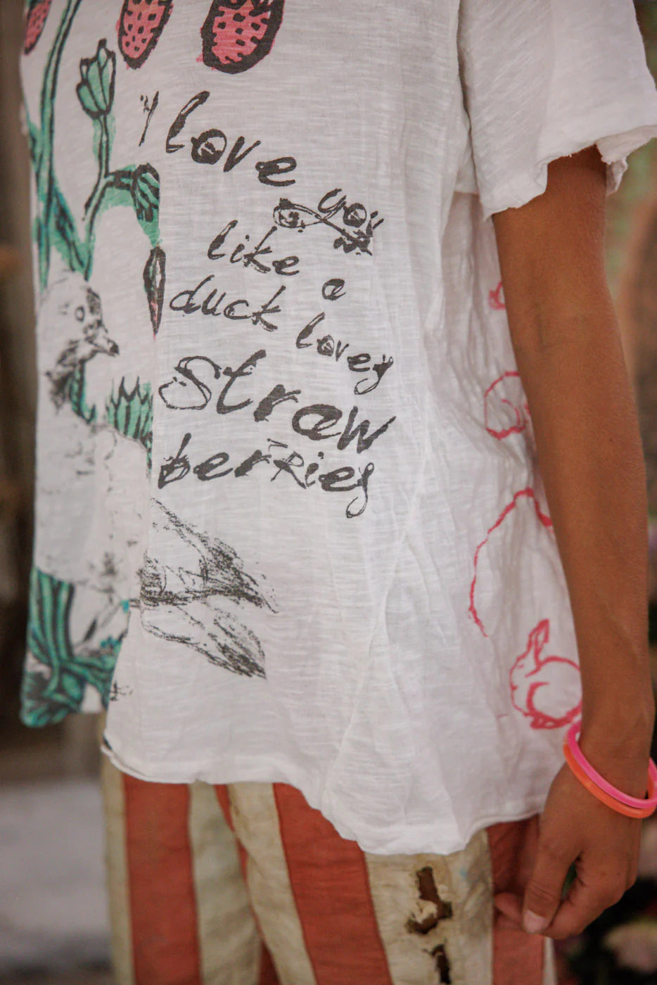 Top 2756 Ducks Love Strawberries Tee True