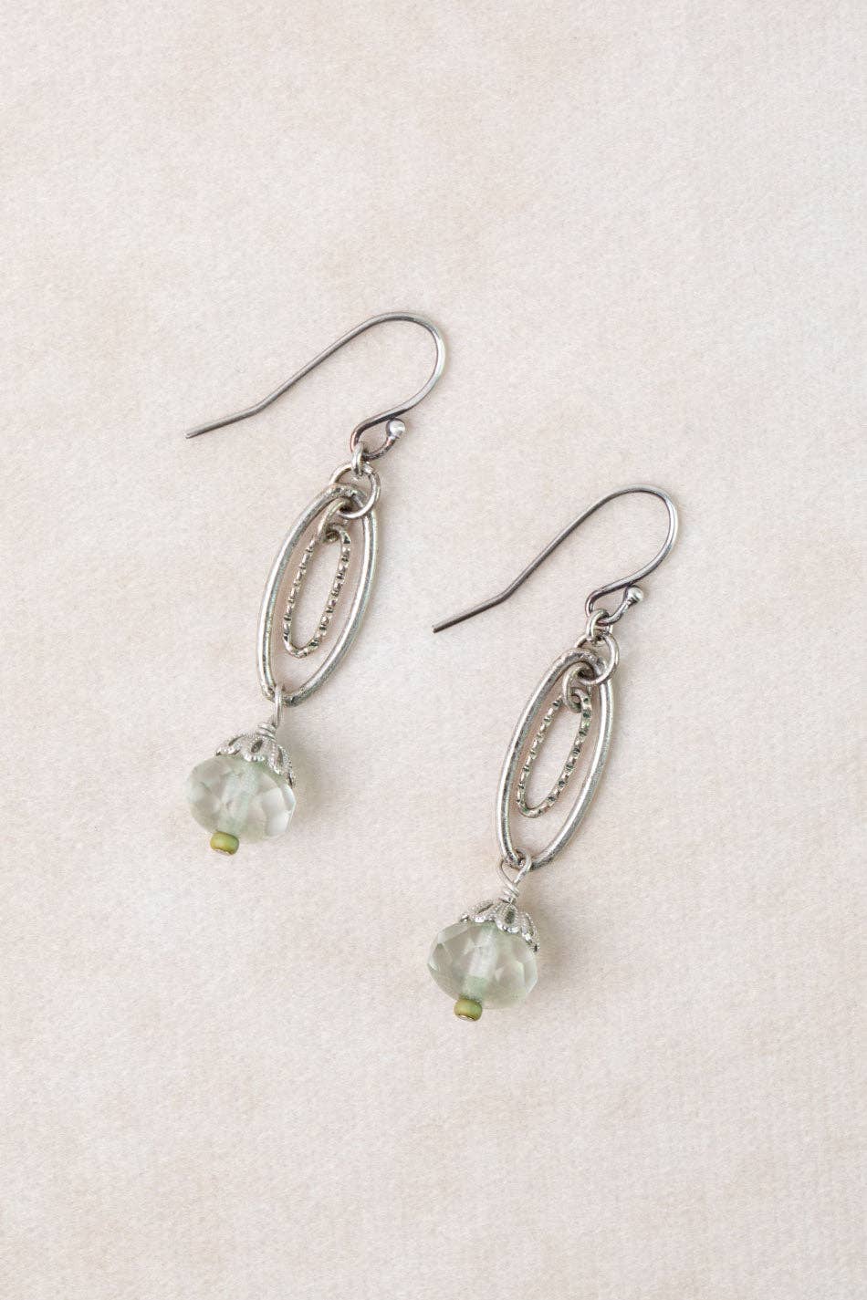 Mint Julep Czech Glass Dangle Earrings E064 - Vintage Vault Boutique