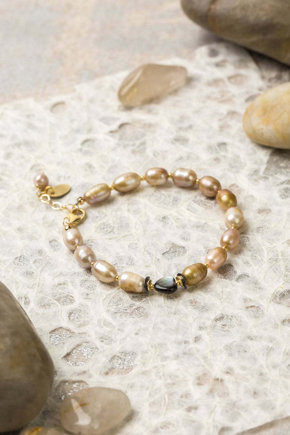 Alchemy 7.5 - 8.5" Pearl, Abalone Heart Simple Bracelet B030 - Vintage Vault Boutique