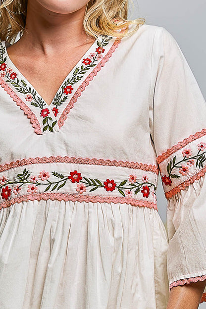 Floral Embroidery Top - Vintage Vault Boutique