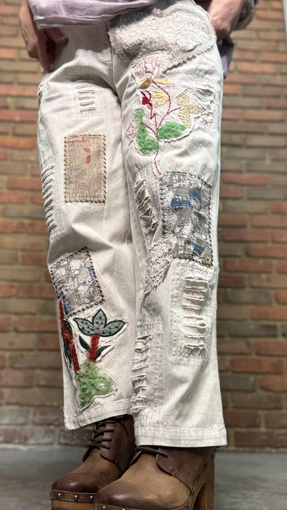Floral Embroidery Pant