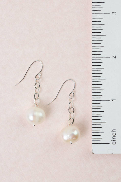 Bold Pearl Simple Earrings E017 - Vintage Vault Boutique