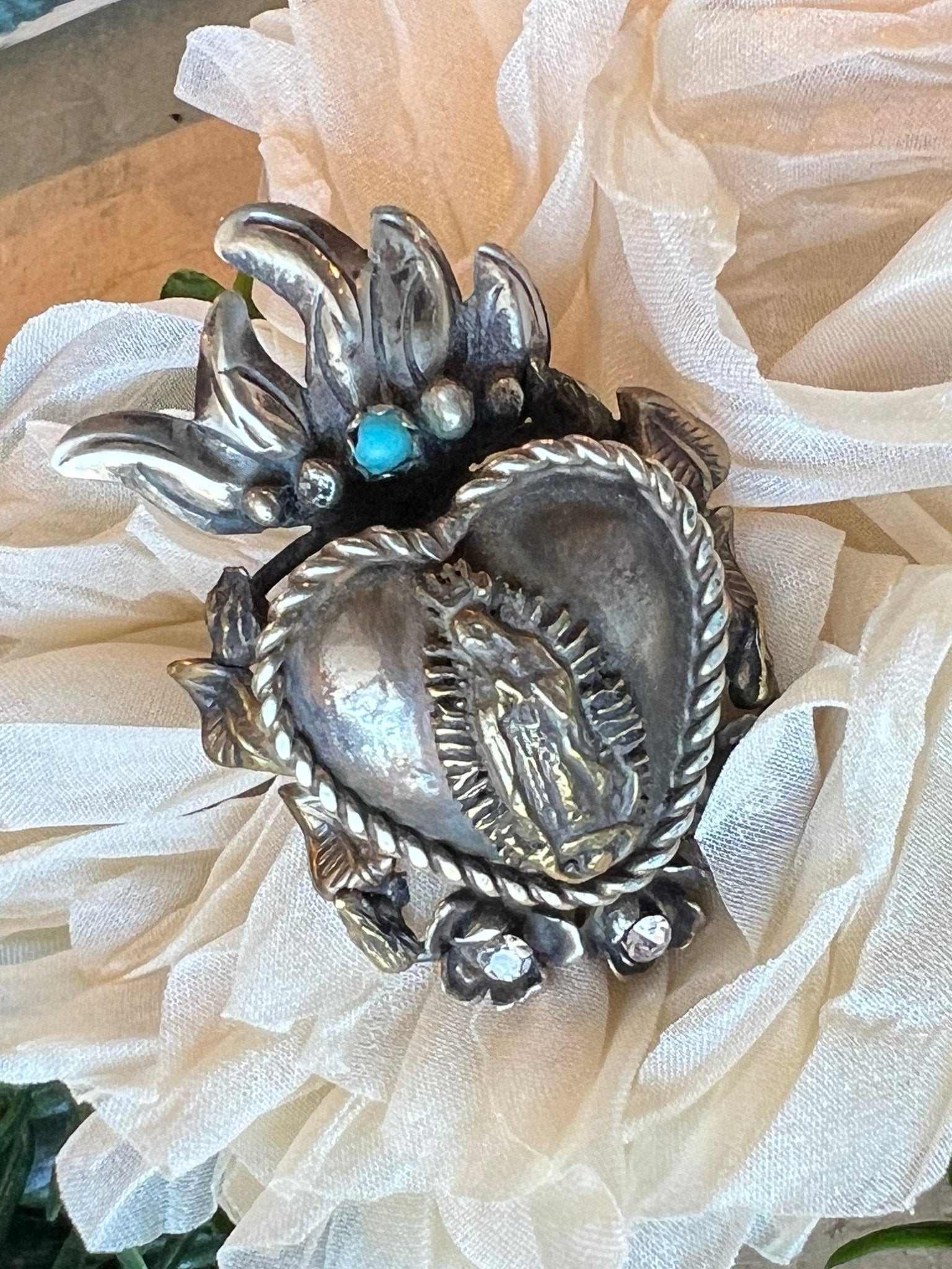 Hrt w Lady Ring - Vintage Vault Boutique