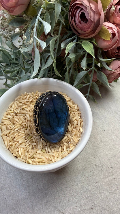 Oval Labradorite Queen Ring