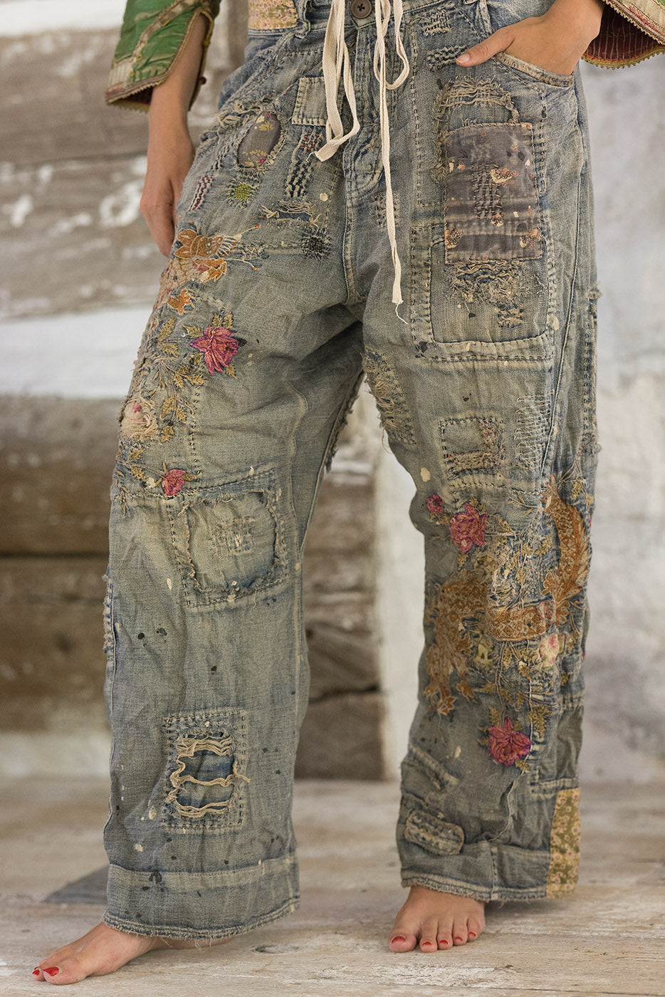 PANT 660 Dragon Emb Provision Denims