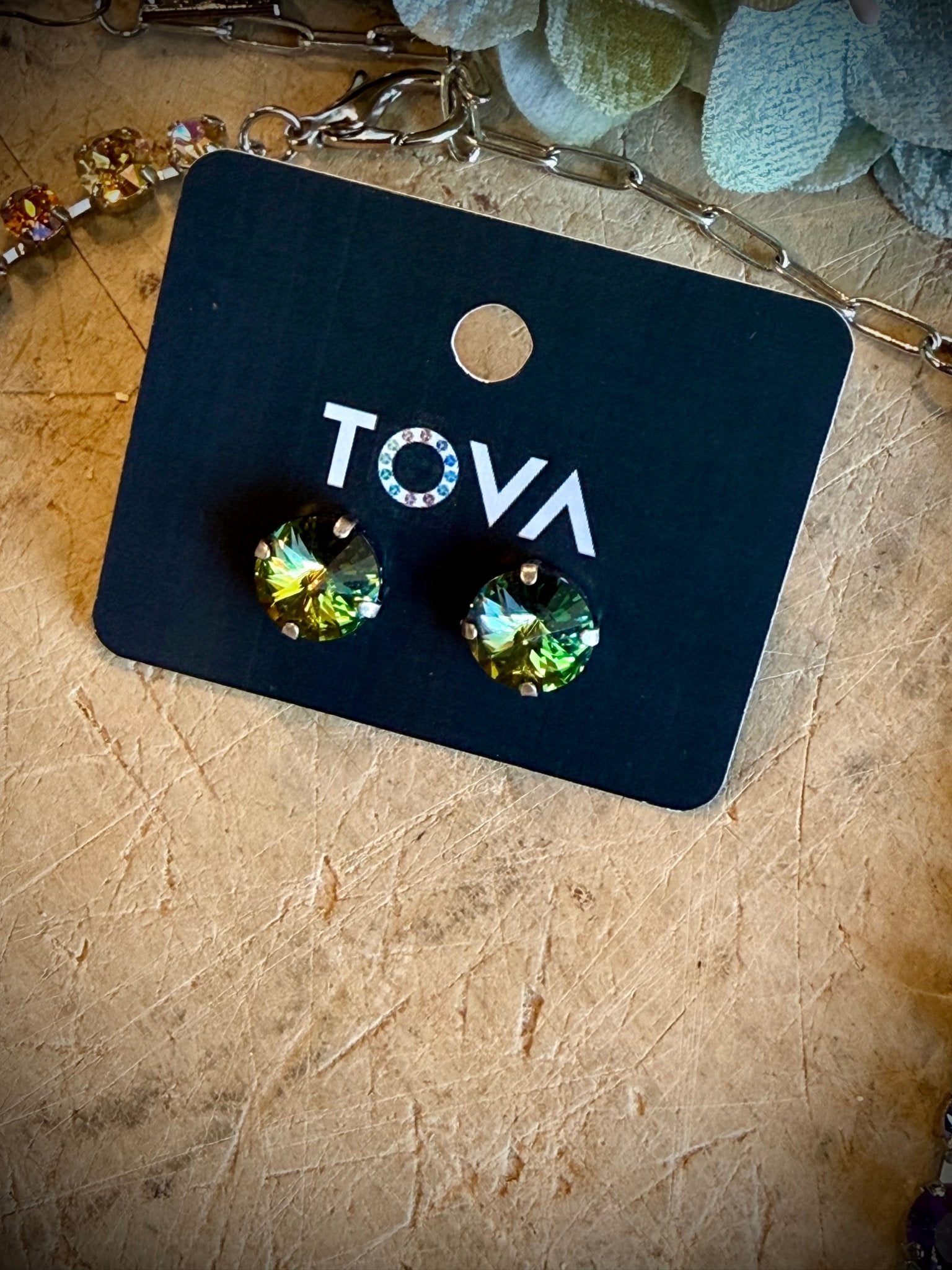 Basic Crystal Stud Earring - Vintage Vault Boutique