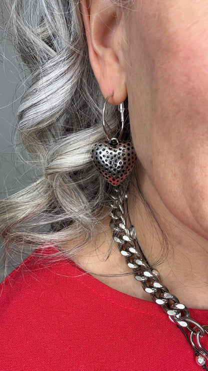 Silver Dimpled Heart Earring - Vintage Vault Boutique