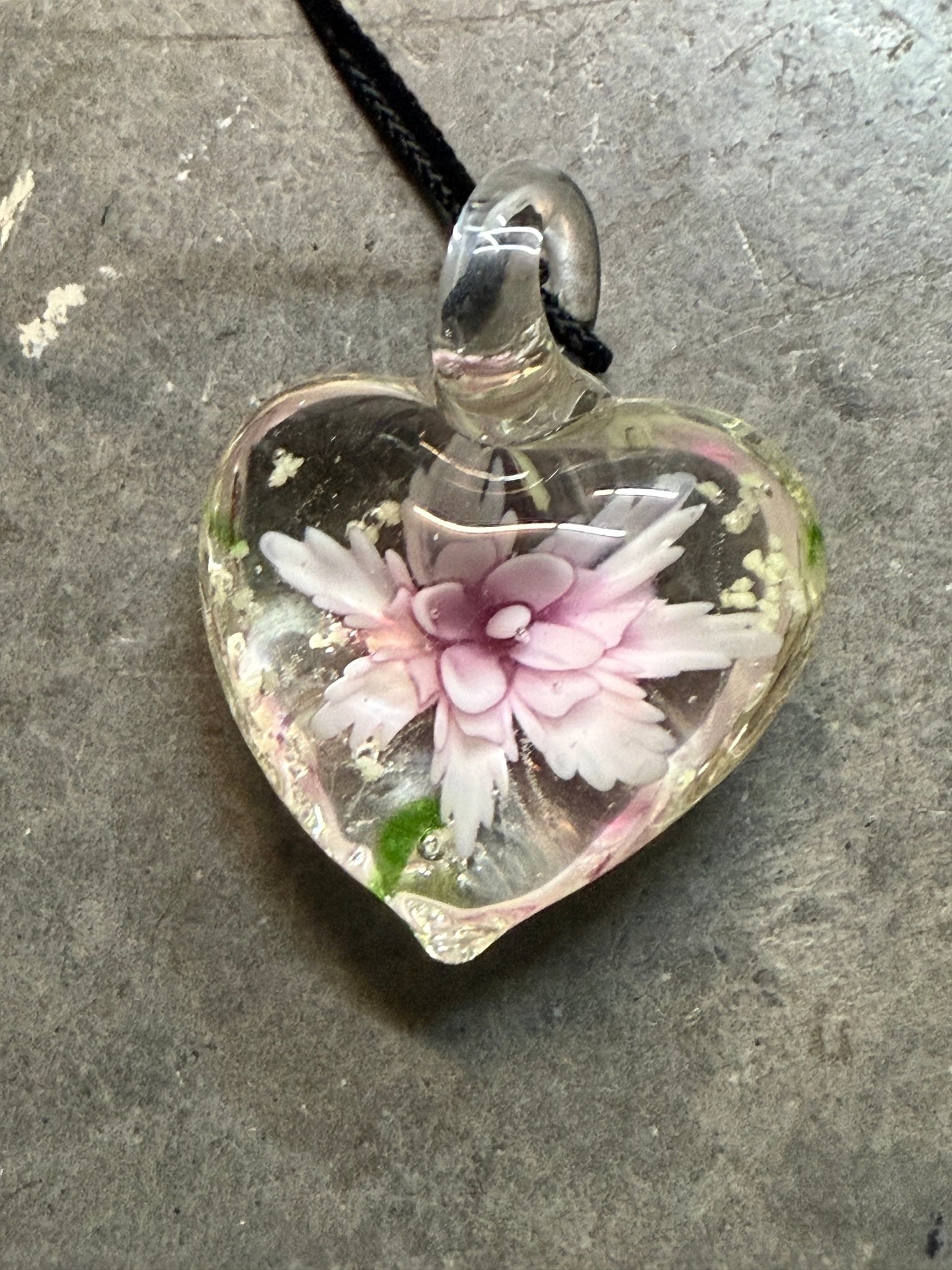 Heart Glass Pendant - Vintage Vault Boutique