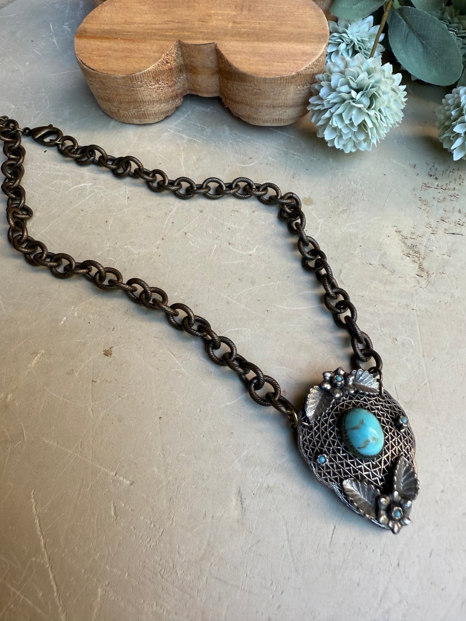 EKD Vintage Clip Necklace - Vintage Vault Boutique