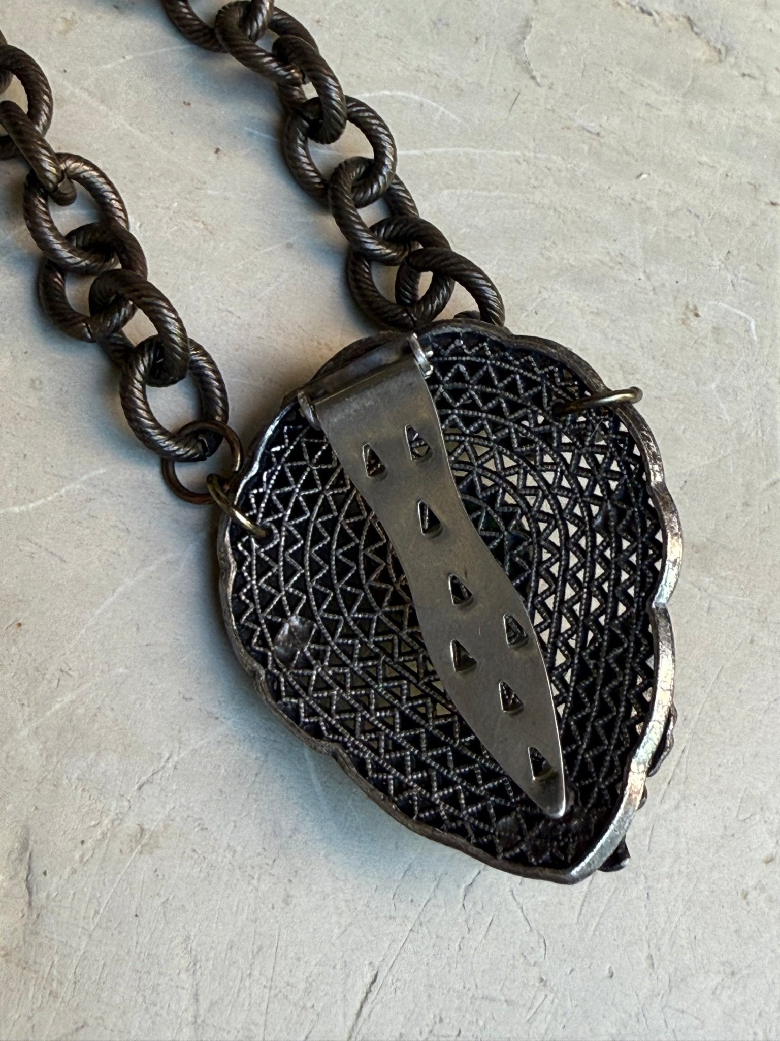 EKD Vintage Clip Necklace - Vintage Vault Boutique