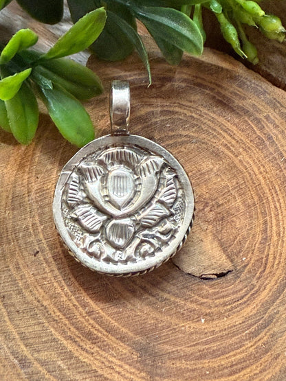 Small Pink Daisy Tibetan Pendant - Vintage Vault Boutique