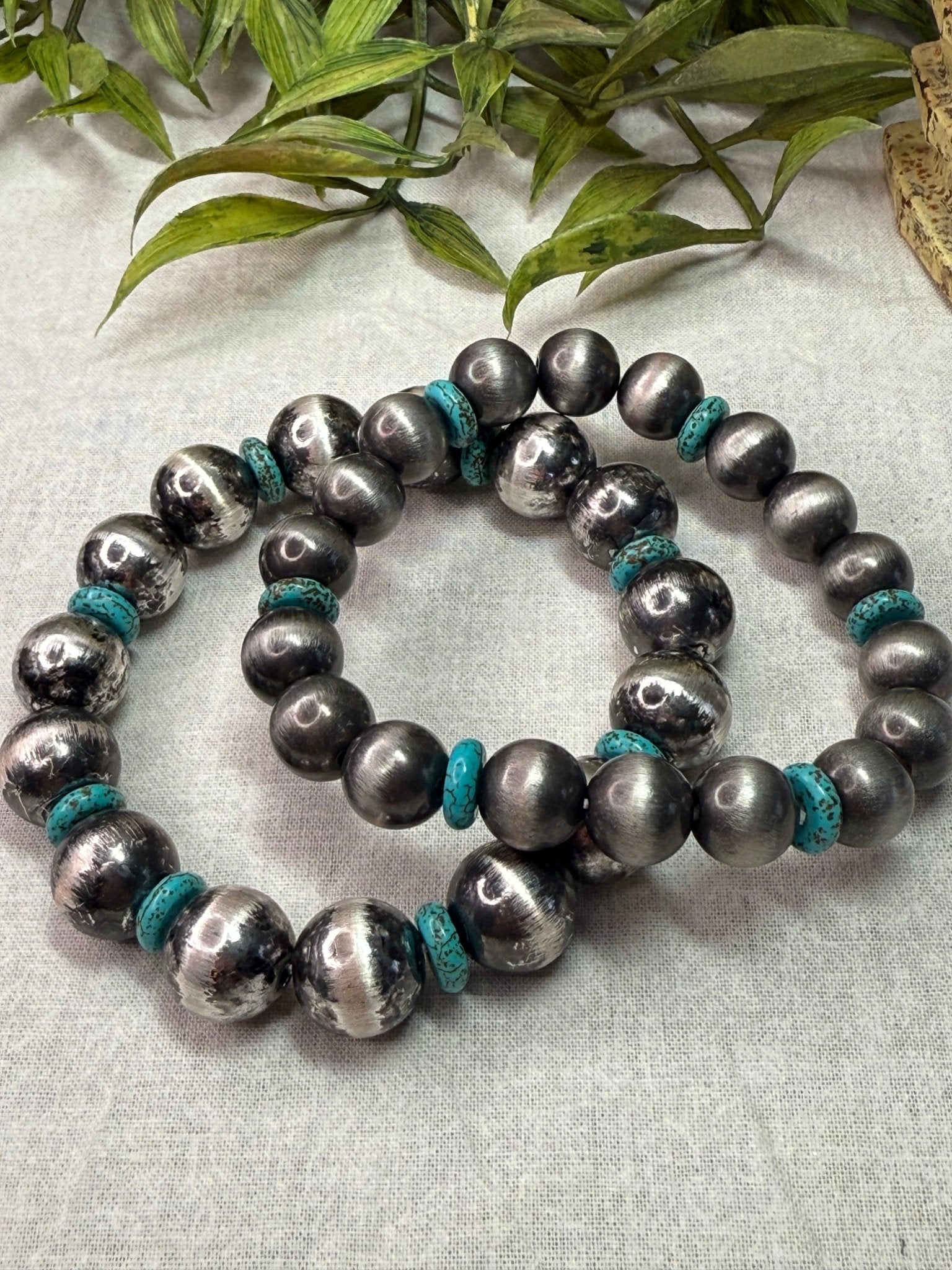 Silver &amp; Turquoise Stretch Bracelet - Vintage Vault Boutique