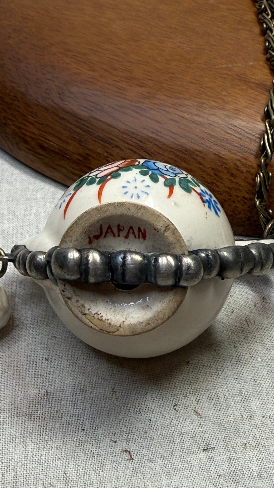China Tea Pot Necklace - Vintage Vault Boutique