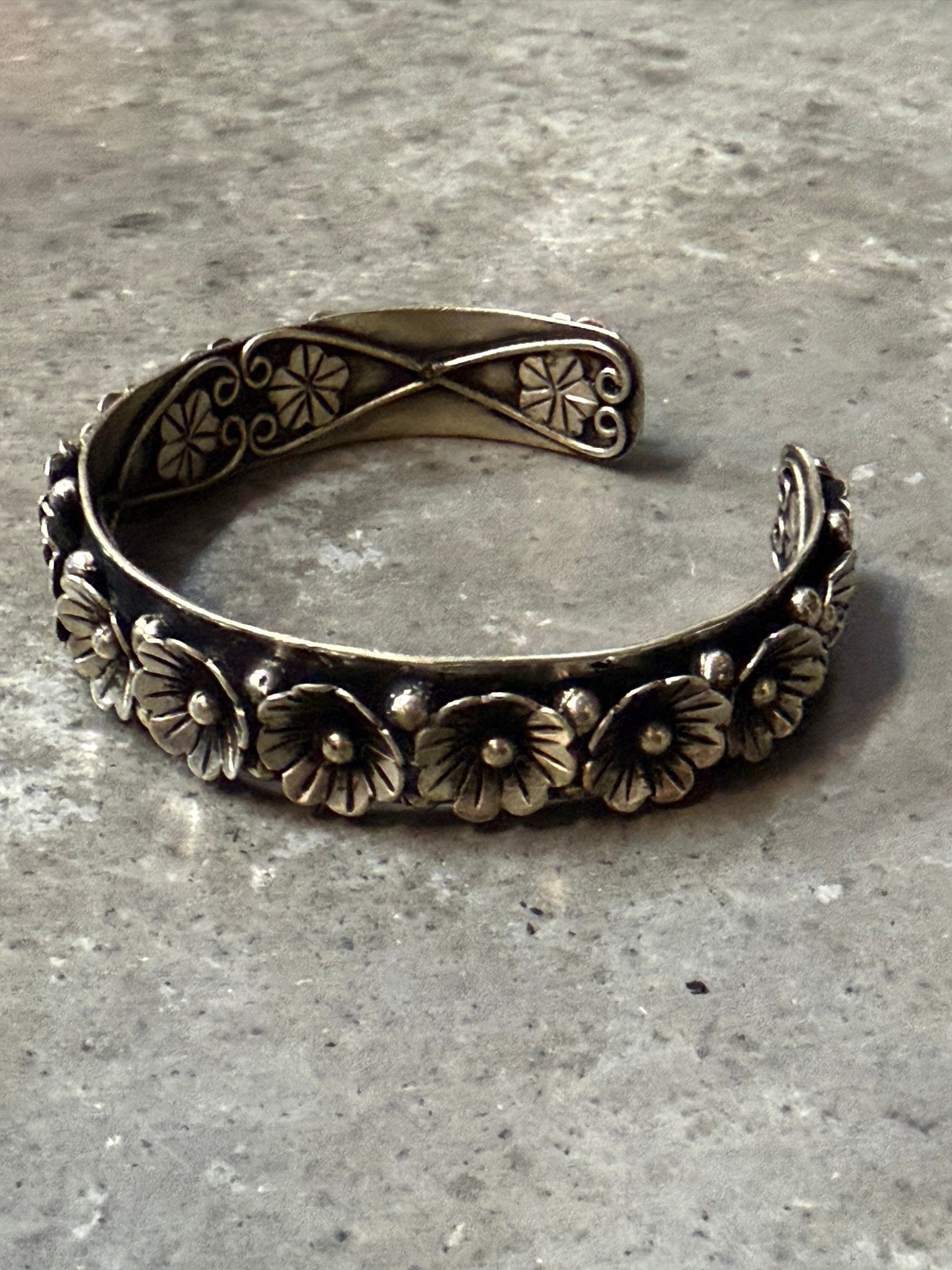 Silver 3D Floral Cuff Bracelet - Vintage Vault Boutique