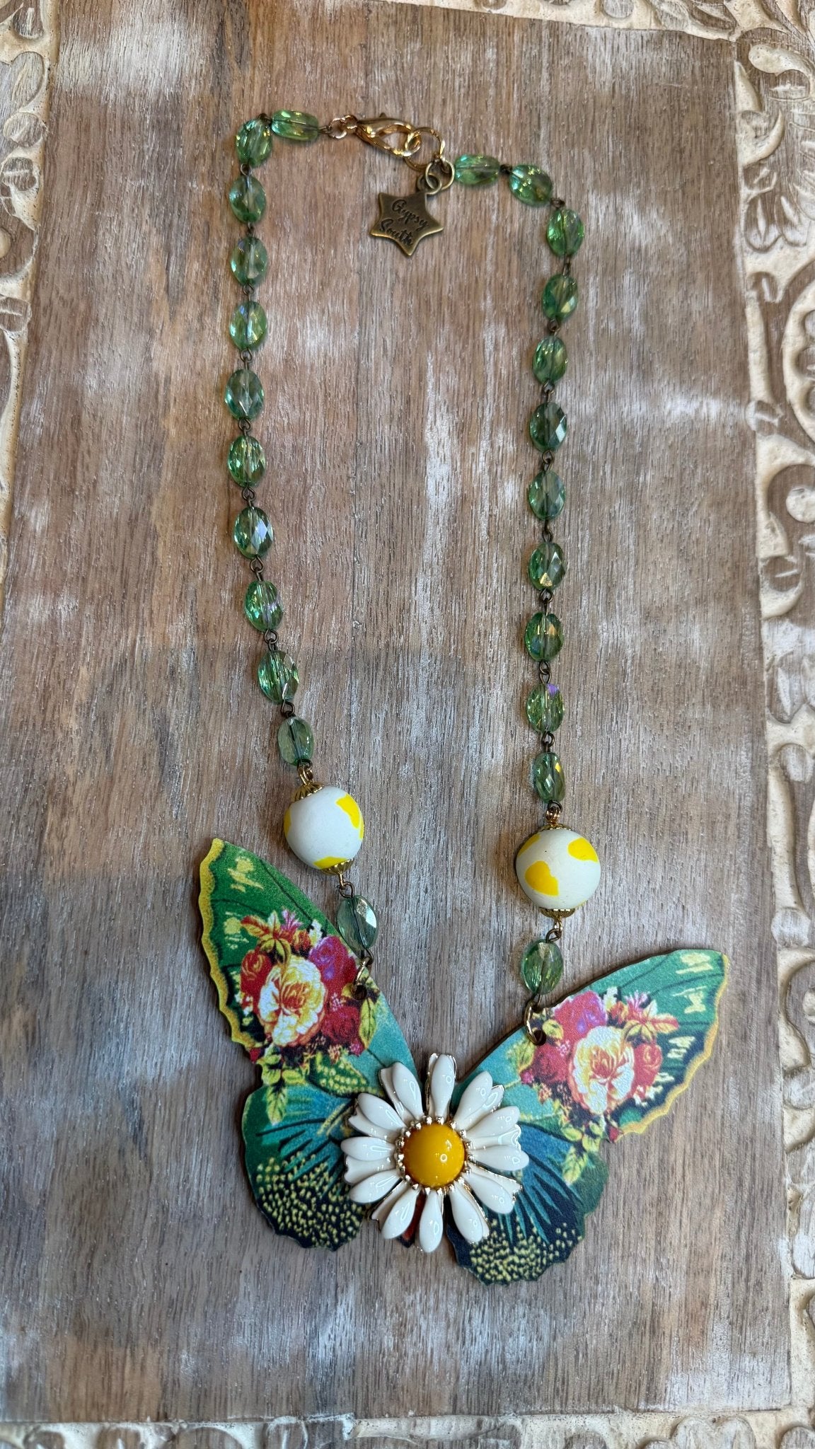 Daisy Butterfly Necklace - Vintage Vault Boutique