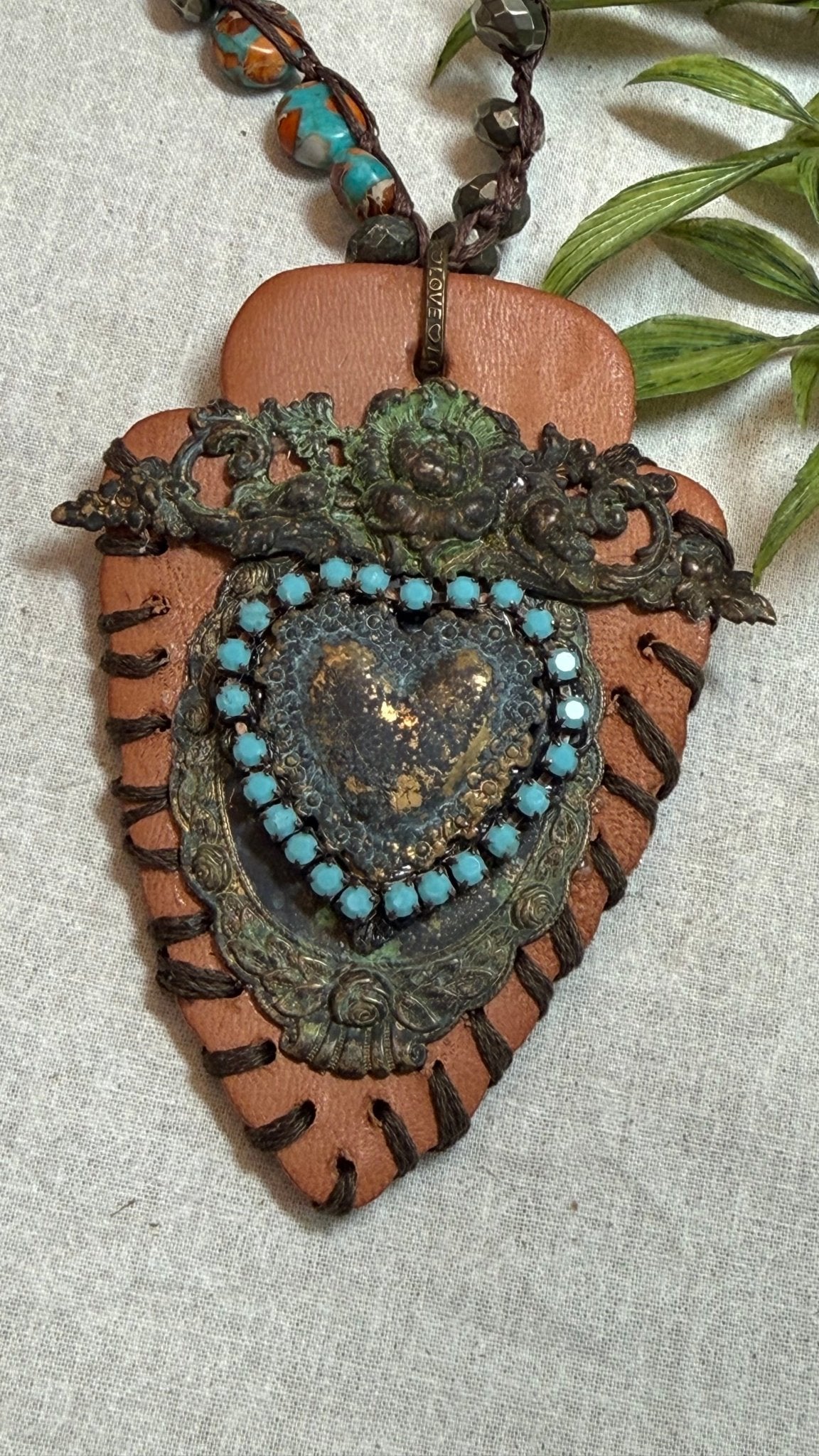 Leather arrowhead with Heart necklace - Vintage Vault Boutique