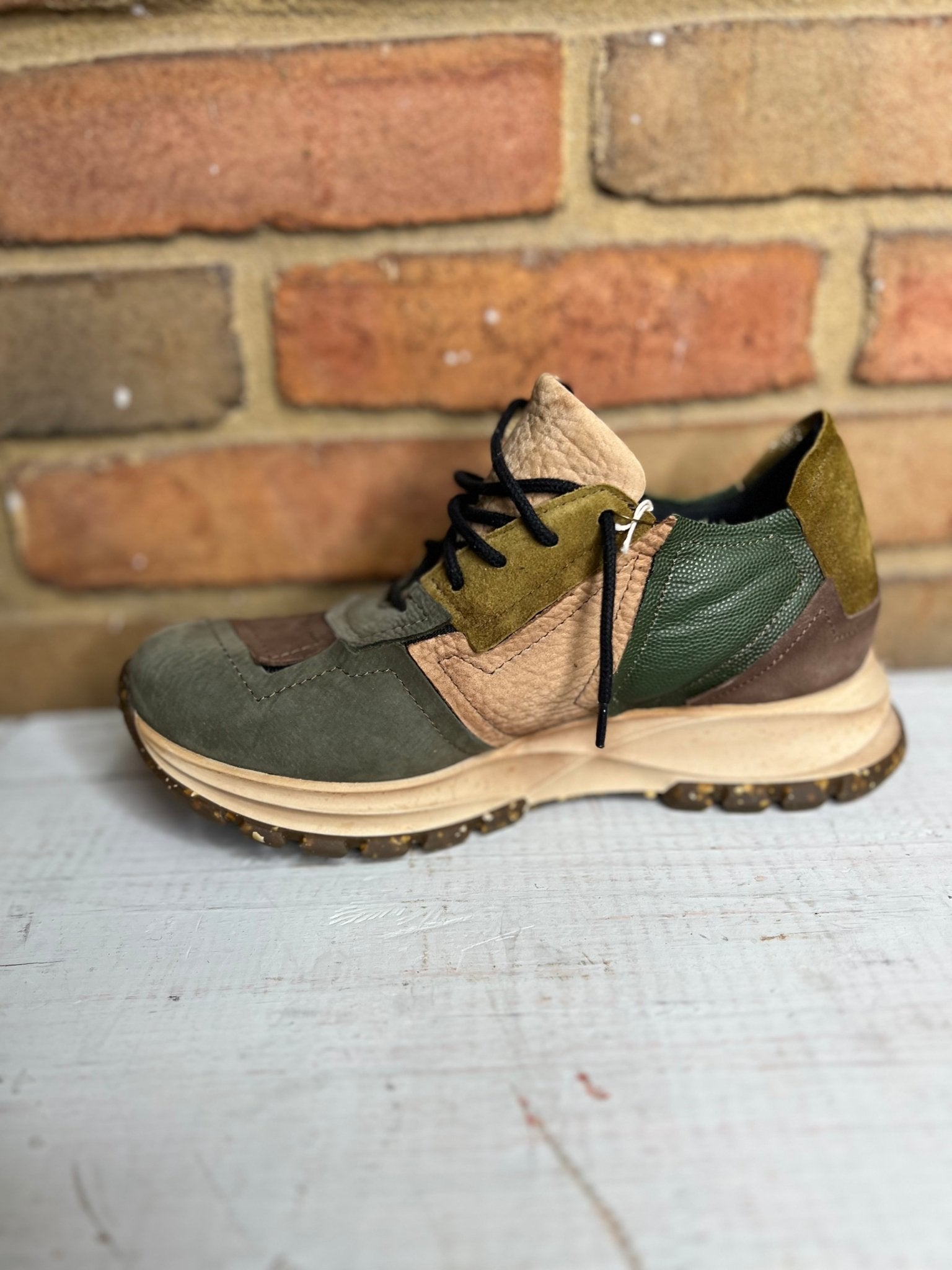 Themis Sneaker Sz 36 37 ( 6 &amp; 7) - Vintage Vault Boutique