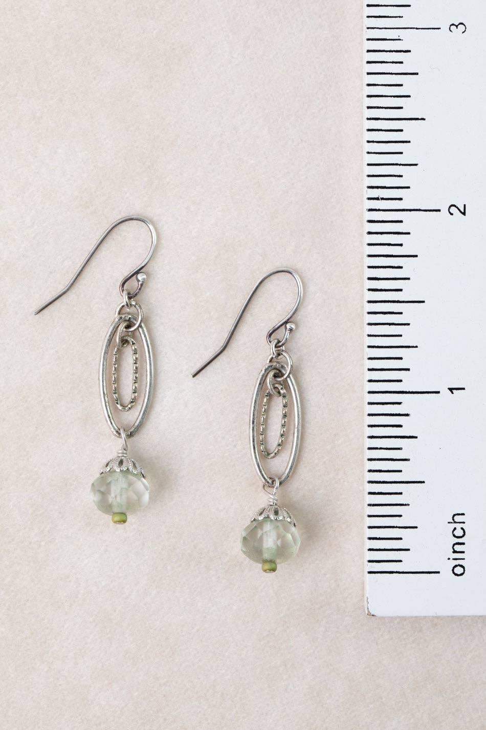 Mint Julep Czech Glass Dangle Earrings E064 - Vintage Vault Boutique