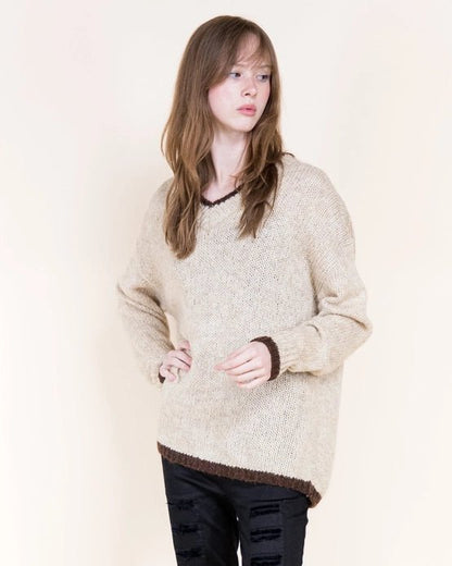 Contrast Hem V-Neck Wool Blend Sweater