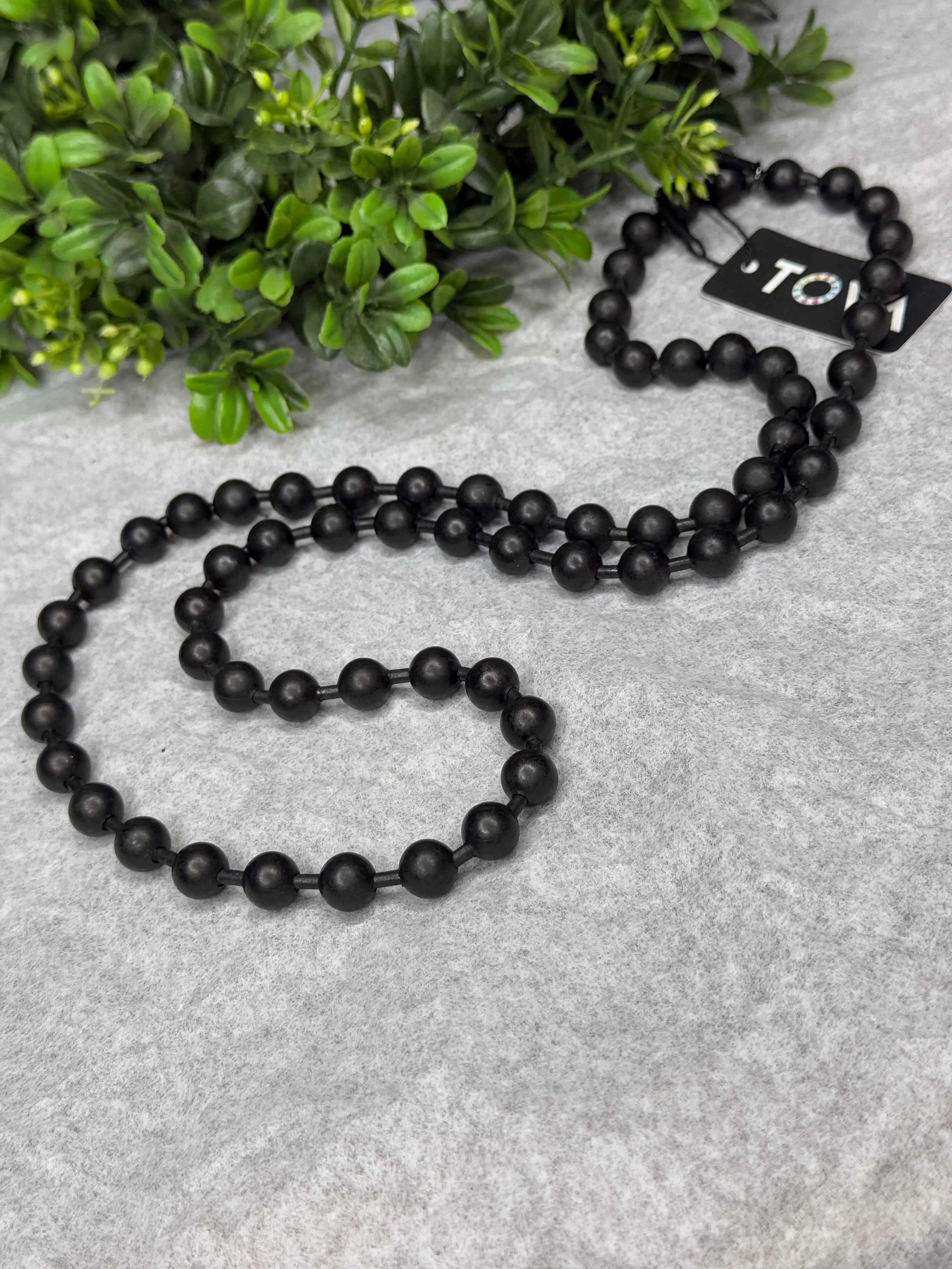 Radmilla Long Necklace in Smutt