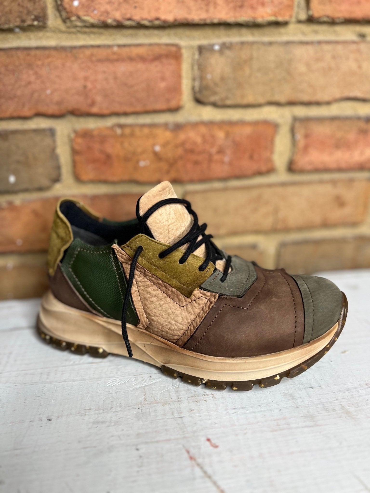 Themis Sneaker Sz 36 37 ( 6 &amp; 7) - Vintage Vault Boutique