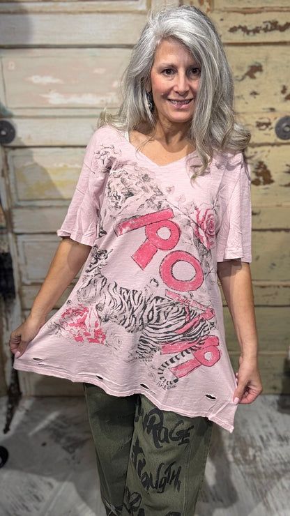 The Untamed Queen Tee - Vintage Vault Boutique