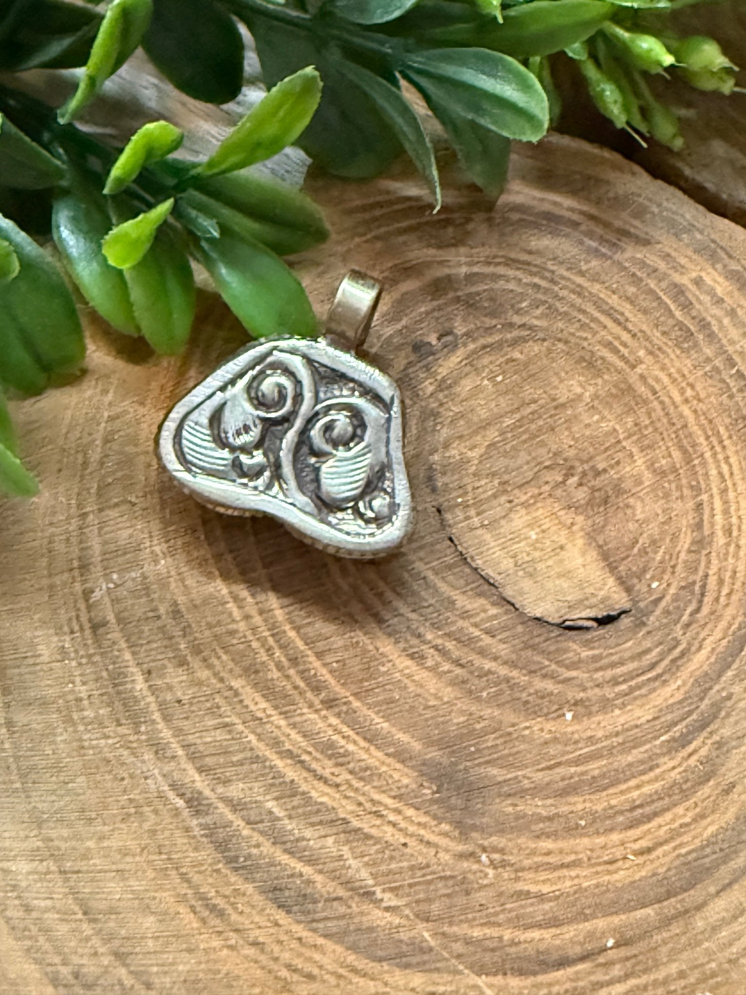 Small Pink Lotus Tibetan Pendant - Vintage Vault Boutique