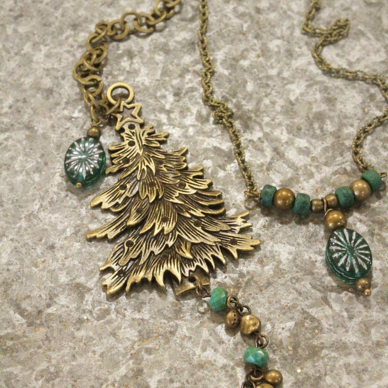 In The Evergreen Forest W/Czech Stone Pendant Necklace Set