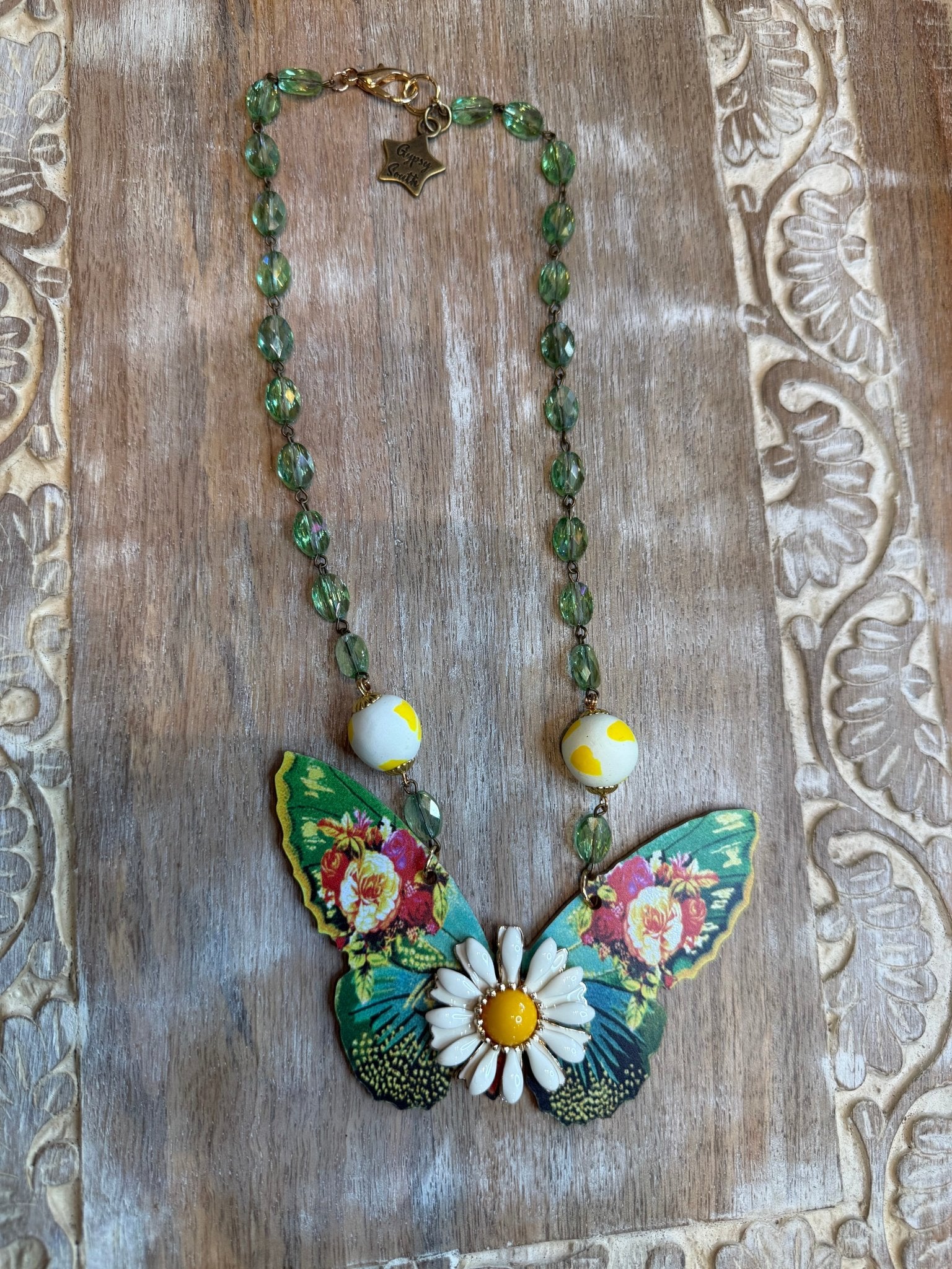 Daisy Butterfly Necklace - Vintage Vault Boutique