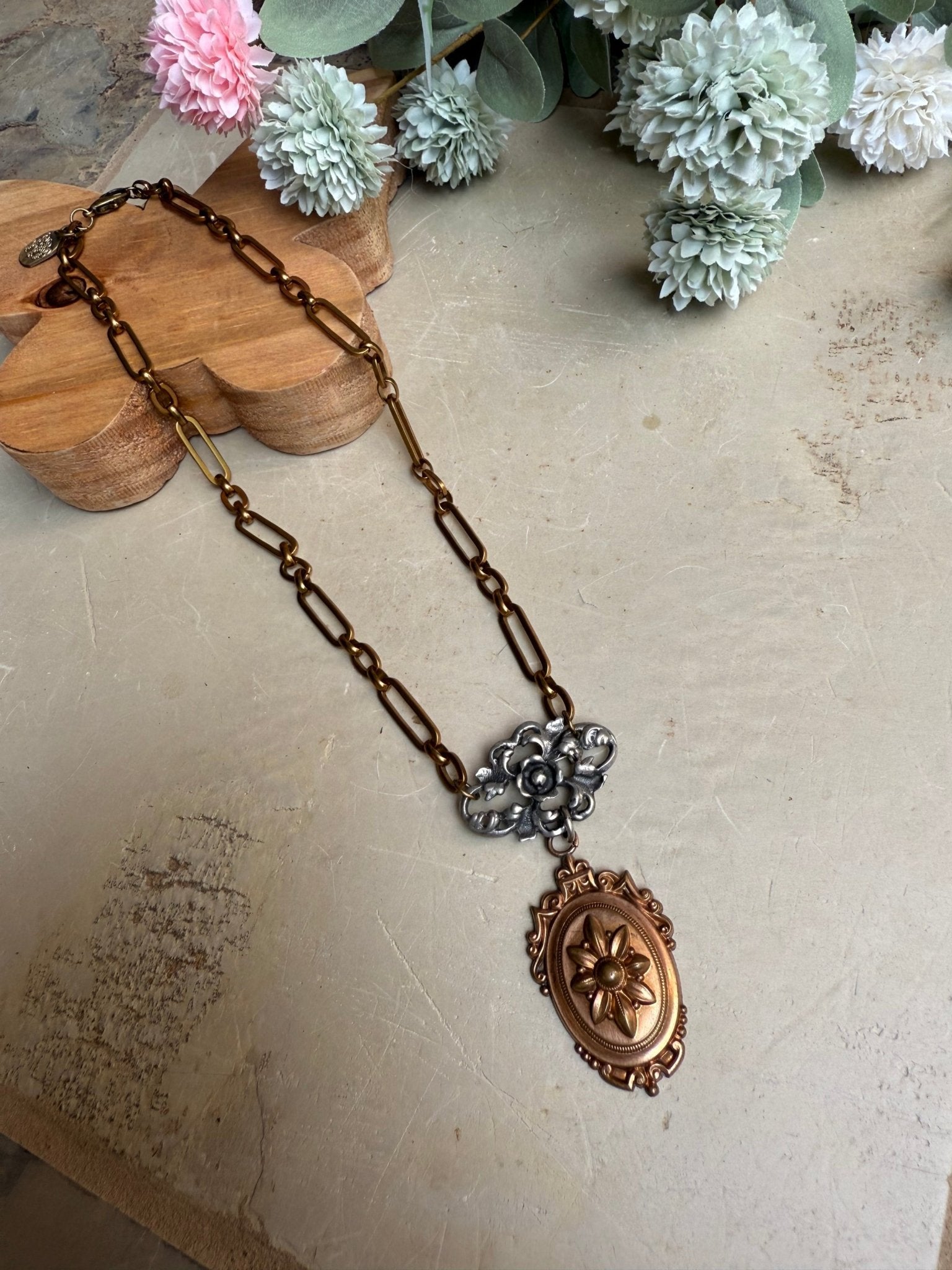EKD Victorian Broach Necklace - Vintage Vault Boutique