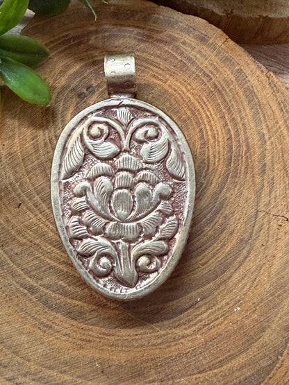 Semi - Precious Skull Tibetan Pendant - Vintage Vault Boutique