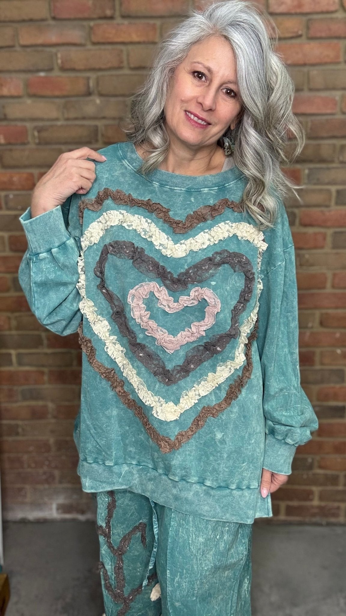 Heartland Sweatshirt - Vintage Vault Boutique