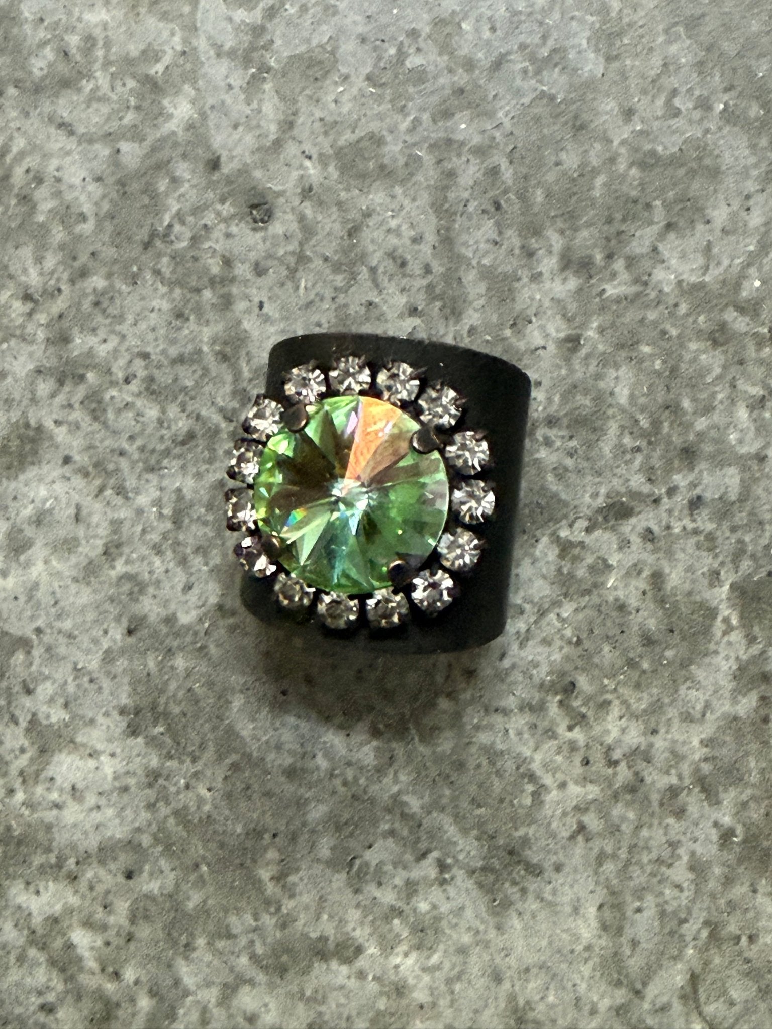 Jacci Ring in Smutt - Vintage Vault Boutique