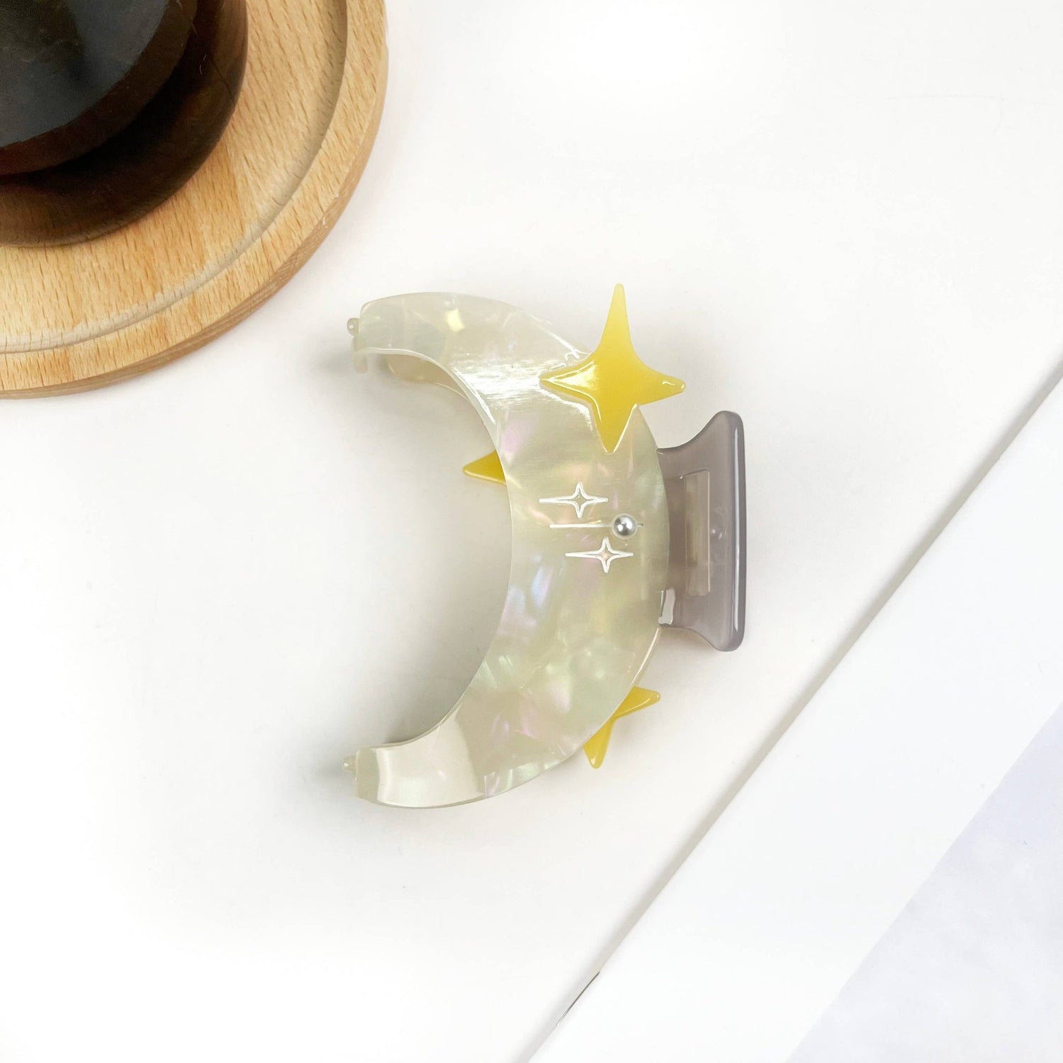 Moon Pearl Claw Clip - Vintage Vault Boutique