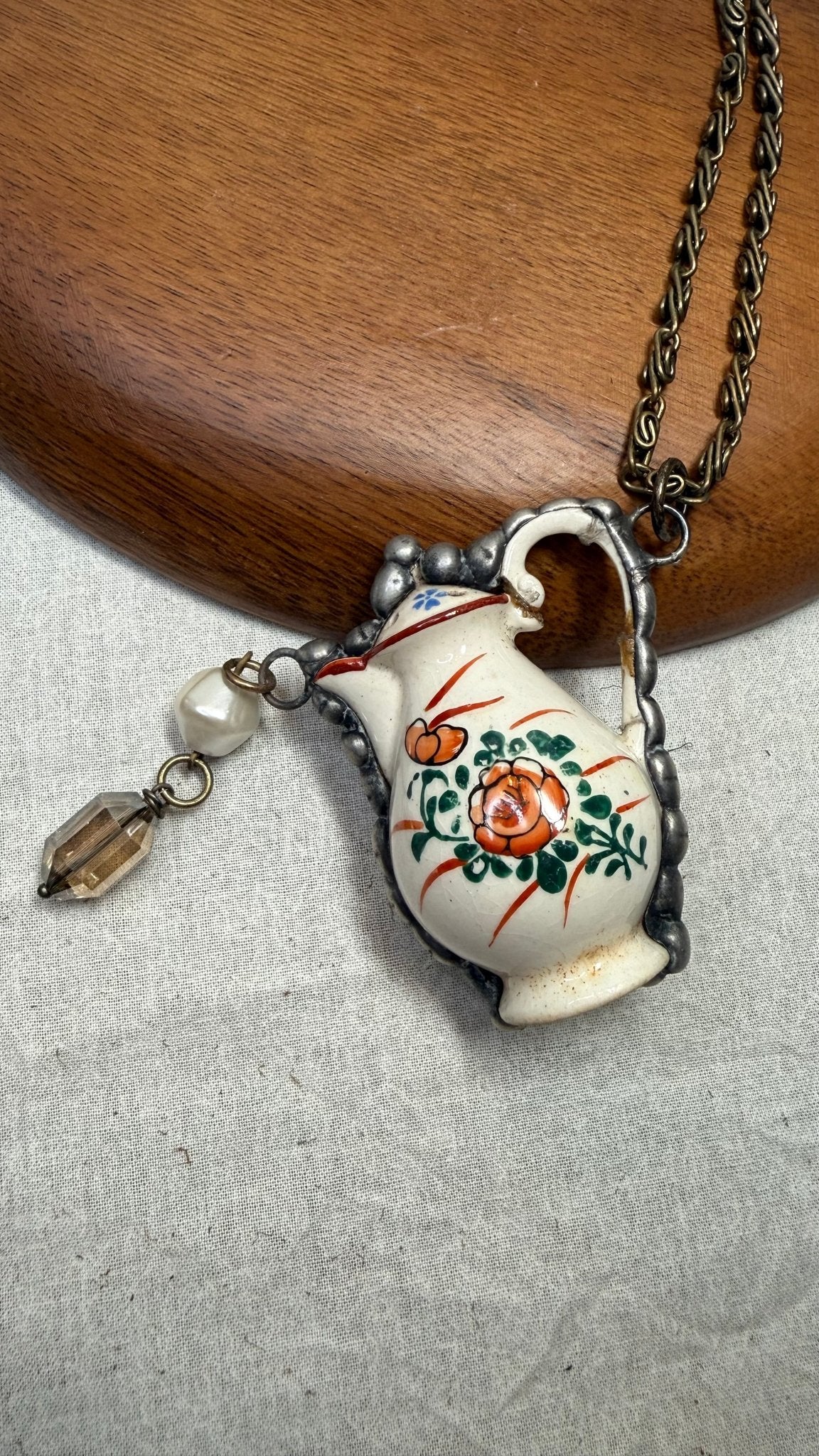 China Tea Pot Necklace - Vintage Vault Boutique