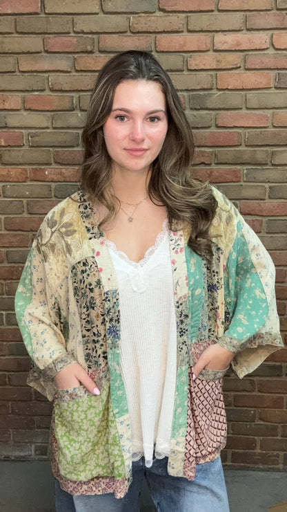 Vintage Kimono Top with Pockets - Vintage Vault Boutique