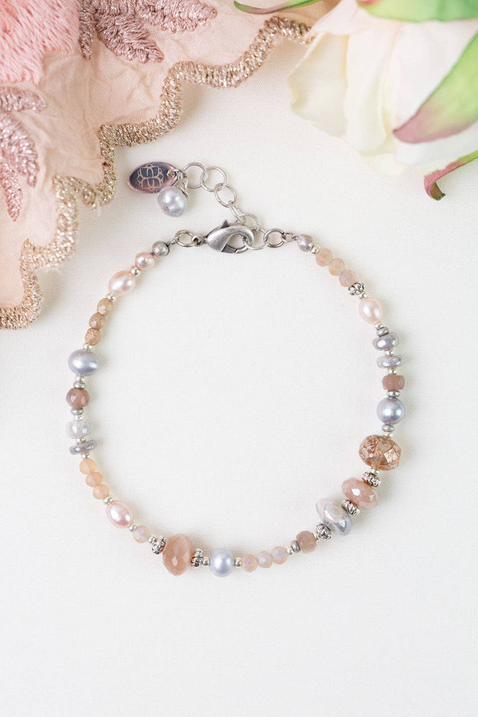 Blush Pearl Simple Bracelets B066 - Vintage Vault Boutique
