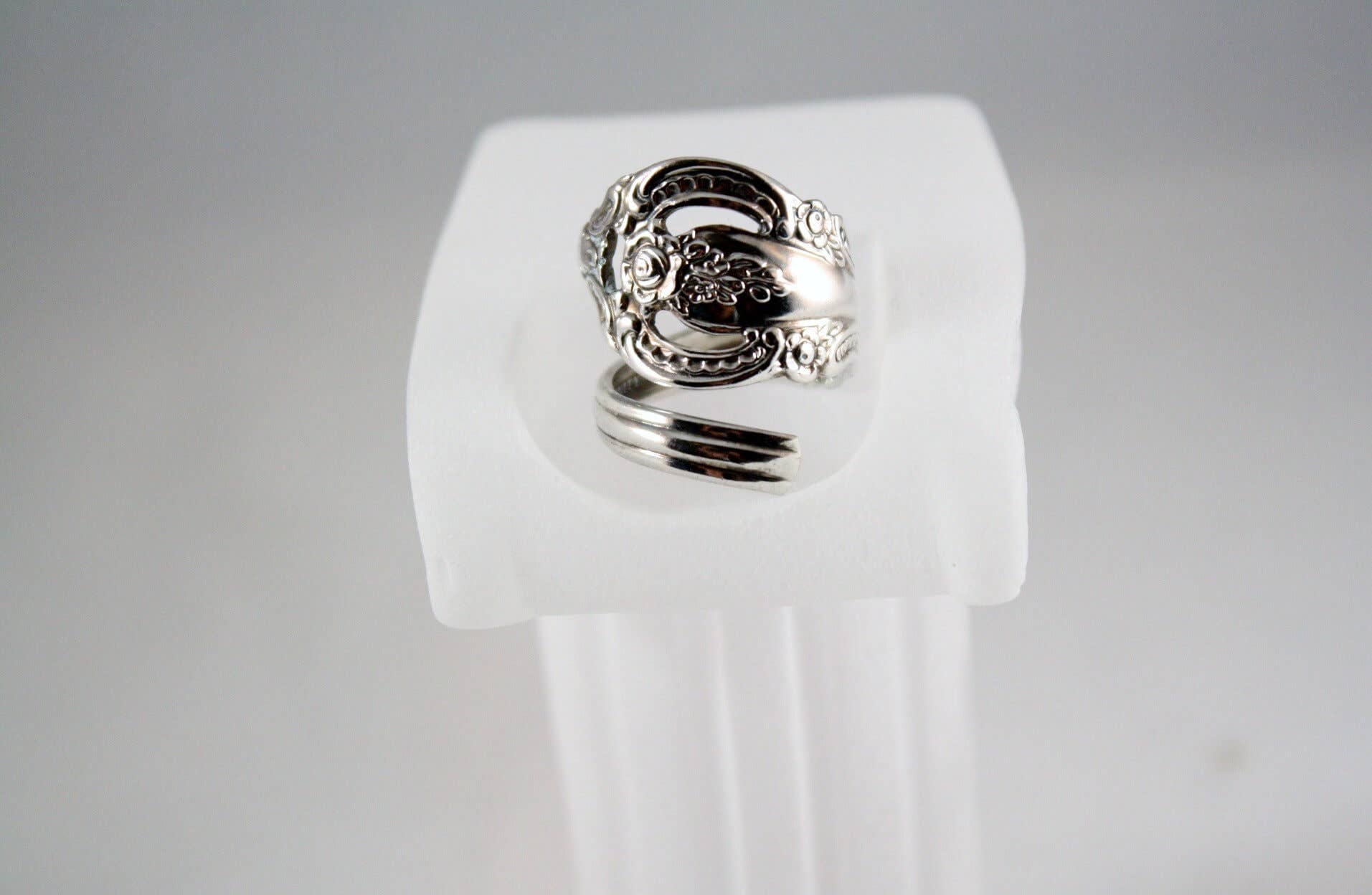Silver Handle Ring - Vintage Vault Boutique