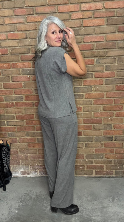 Grey Solid Detail Knit Pant