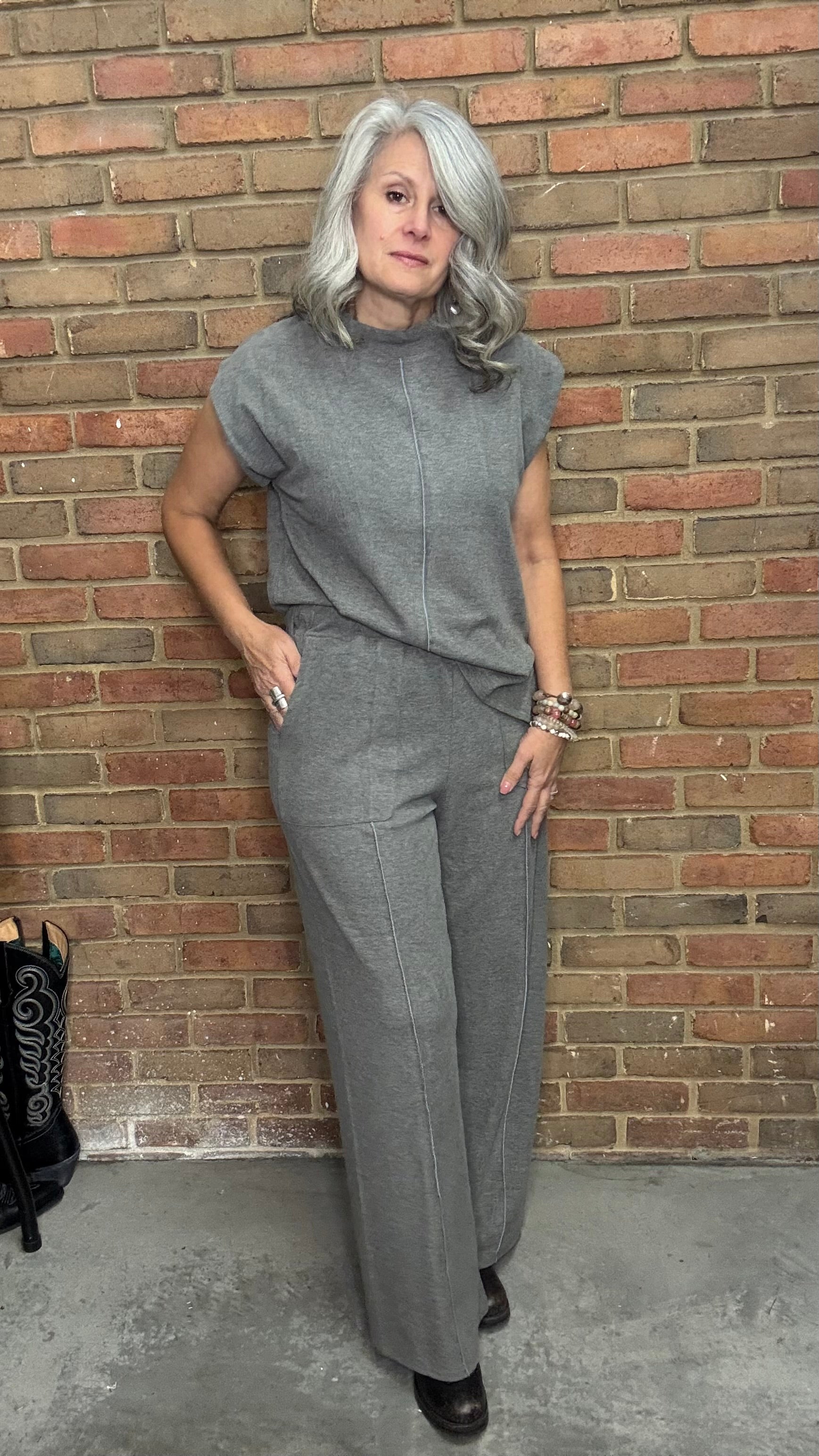 Grey Solid Detail Knit Pant